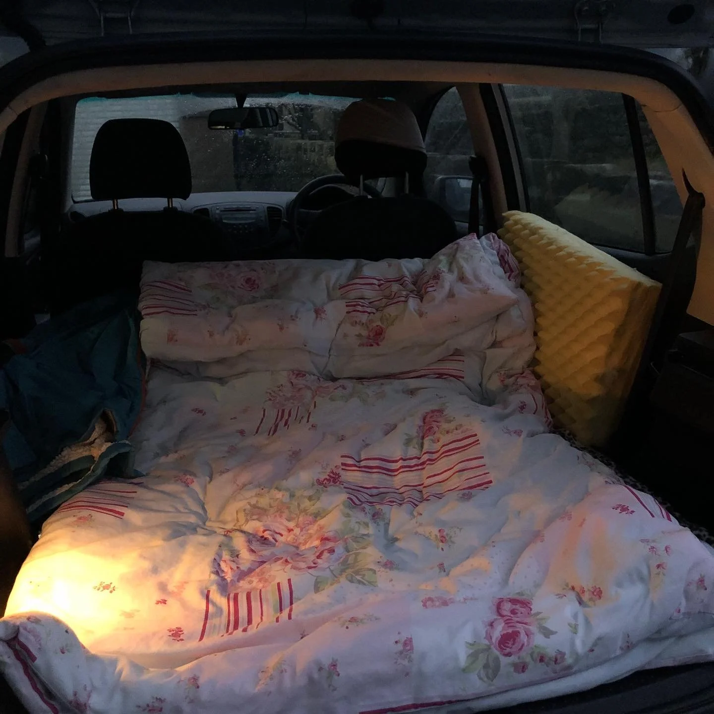 A little experiment&hellip;.

#vanlife #womenwithcampervans #wintercamping #cosy #tinycamper #tinytinytinycamper