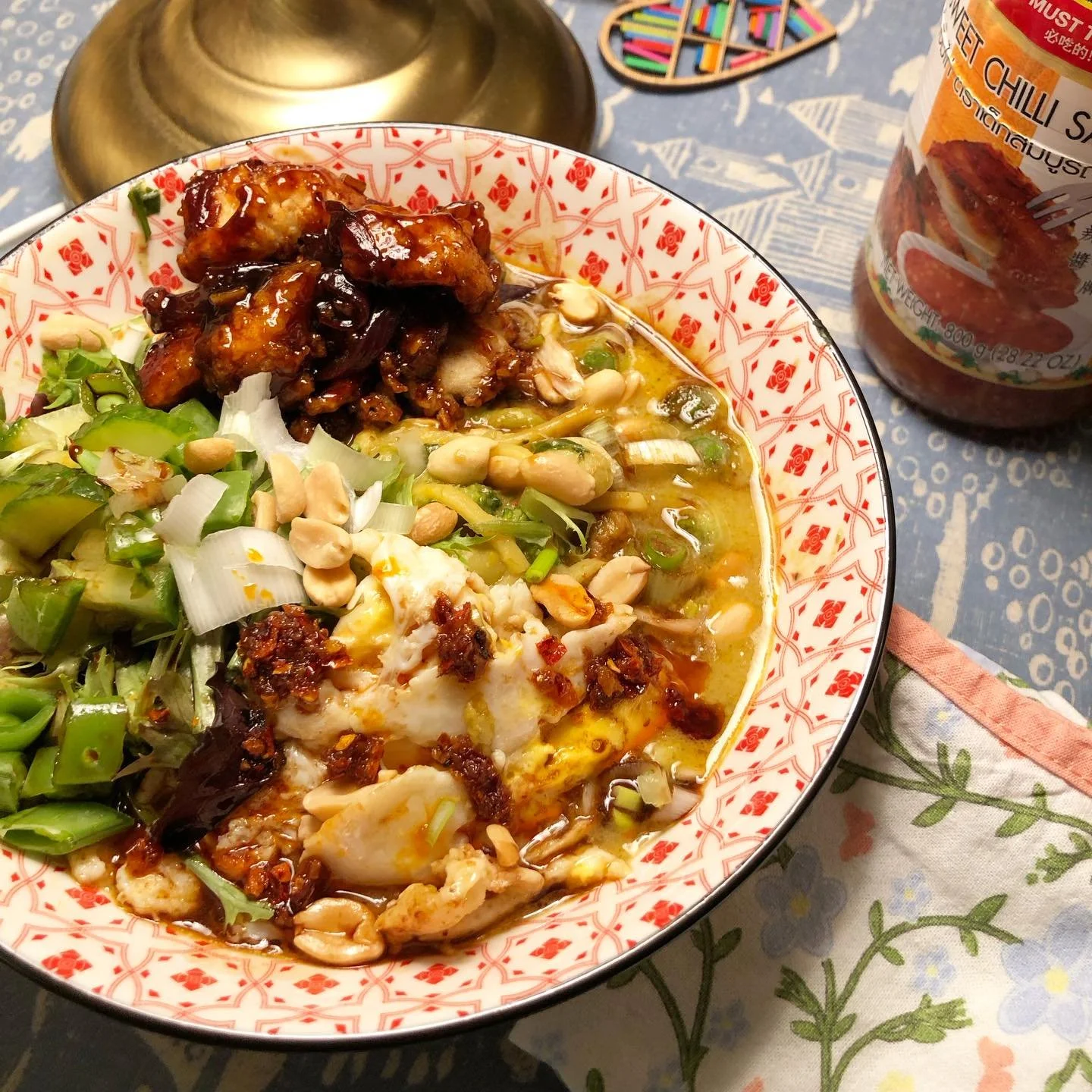 Where there&rsquo;s yesterday&rsquo;s Thai red curry, with crispy chilli chicken from scratch and all the toppings, there&rsquo;s hope&hellip;

Plus a dessert almost as beautiful as the one who made it (Laura, to be clear)

#Sunday #pilgrimage #hope 