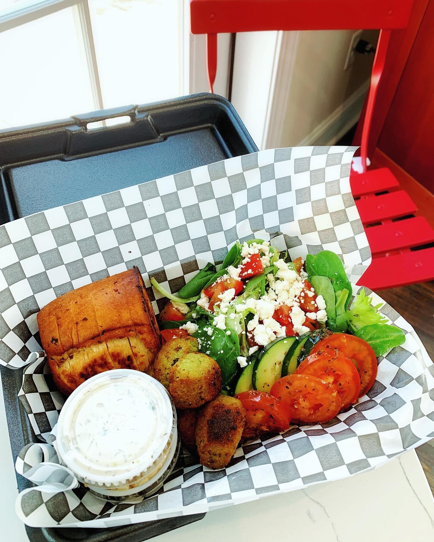One of the best deals on our menu! 😋 The Veggie Box comes with garlic hummus, felafel, a spring mix salad, horseradish pickles, cucumber, tomato, tzatziki, and a toasted baguette.

#taylorms #mississippi #offbeatgeneralstore #pleinairtaylor #oxfordm