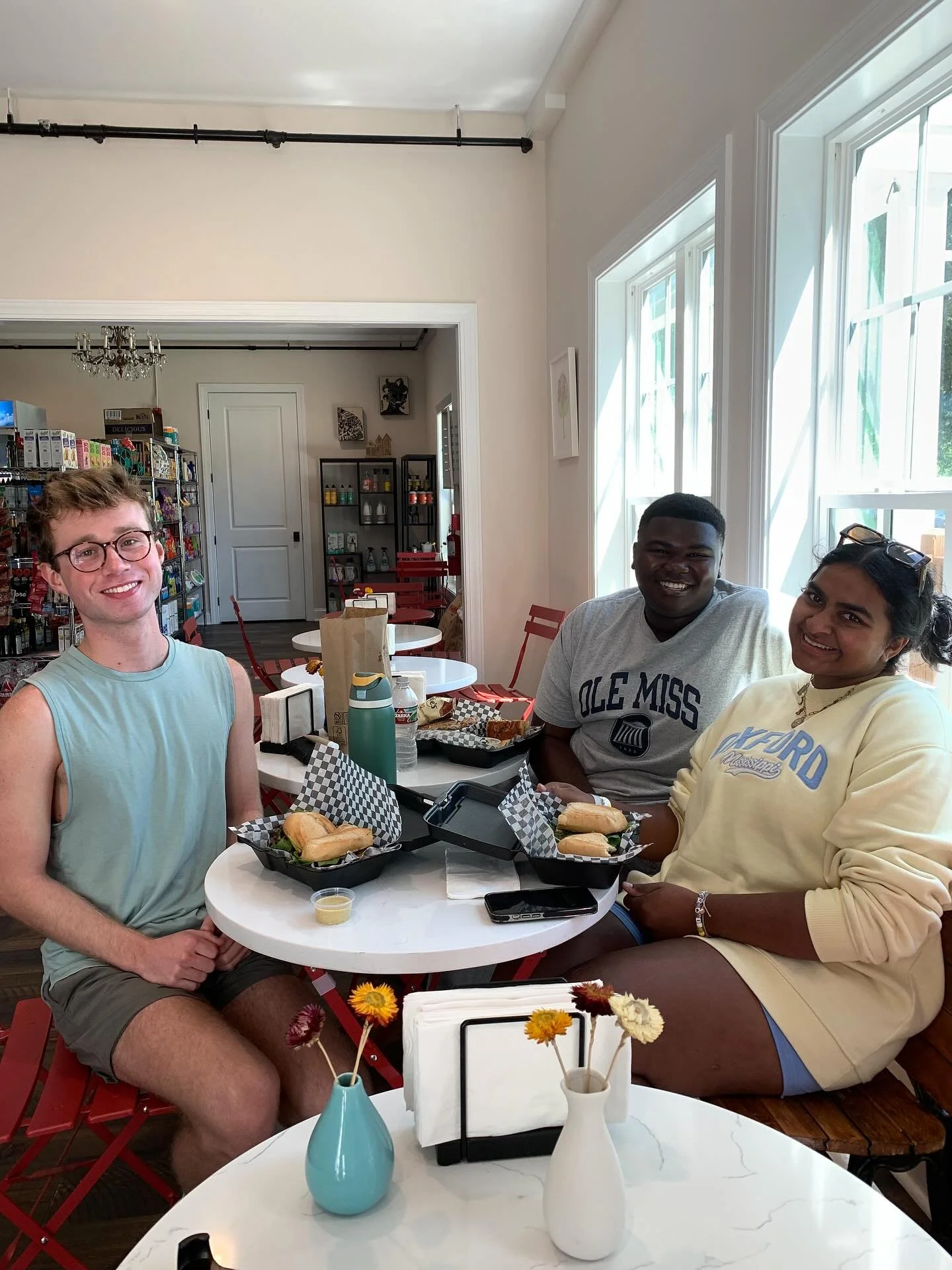 Some of our favorite regulars enjoying a delicious lunch after a REBEL WIN against Kentucky!💙❤️🏈
#oxfordms #pleinairtaylor
