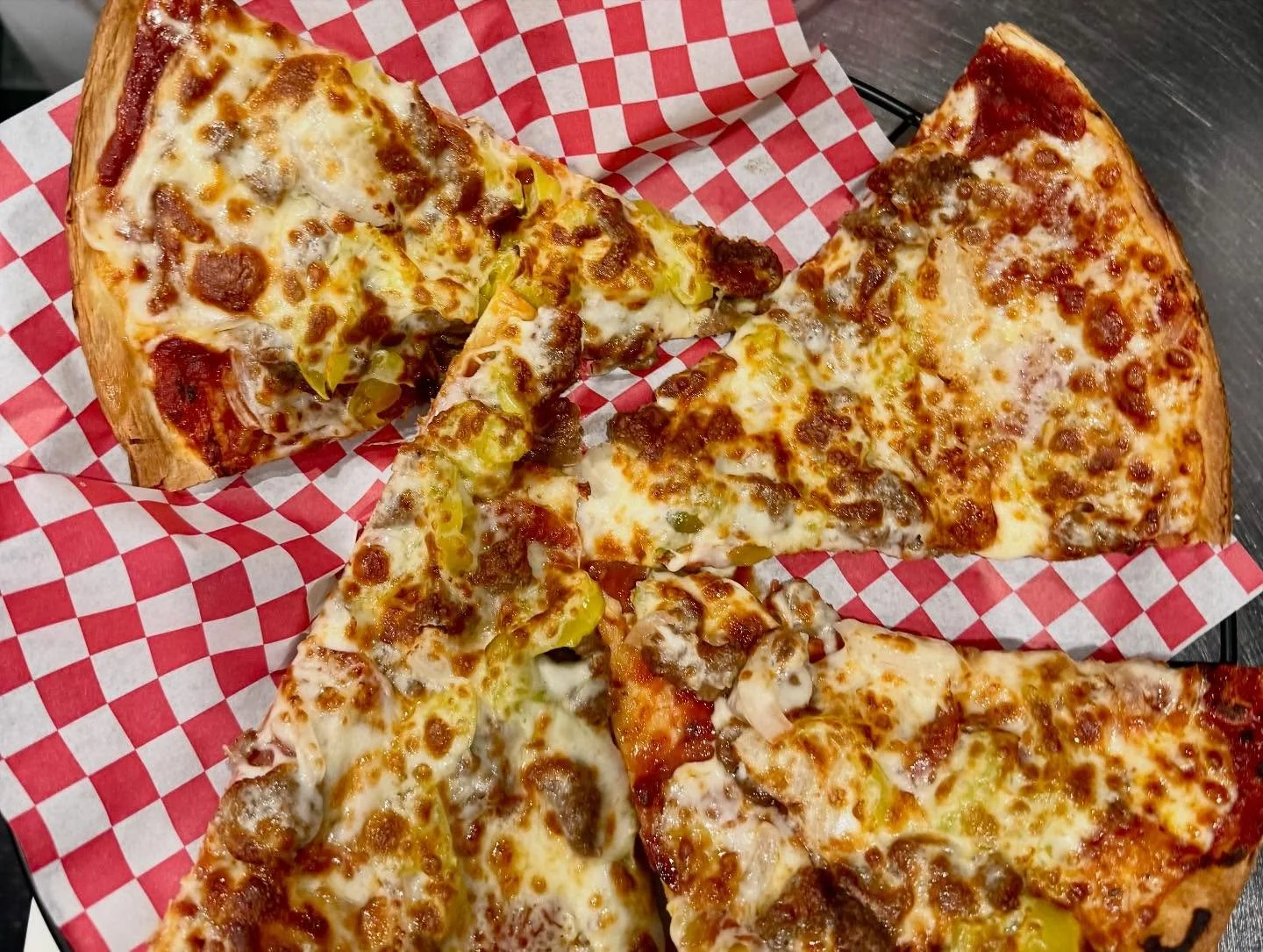 Our pizza is HOT and ready for you!😊 (Featuring our 16&rdquo; Supreme pizza) Come get yours Thursday-Sat, 5-8pm!!

#offbeatgeneralstore #taylorms #pleinairtaylor #oxfordmsfood #oxforddeli