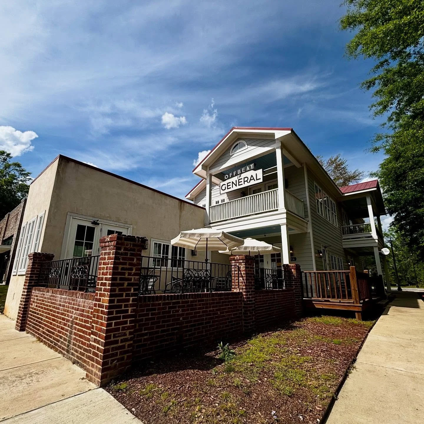 It&rsquo;s a beautiful day in the neighborhood... And also, a beautiful day to try our new Wagyu beef snack sticks! These are a great source of quick, delicious protein (we won&rsquo;t tell your Slim Jim&rsquo;s).

#offbeatgeneralstore #taylorms #ple
