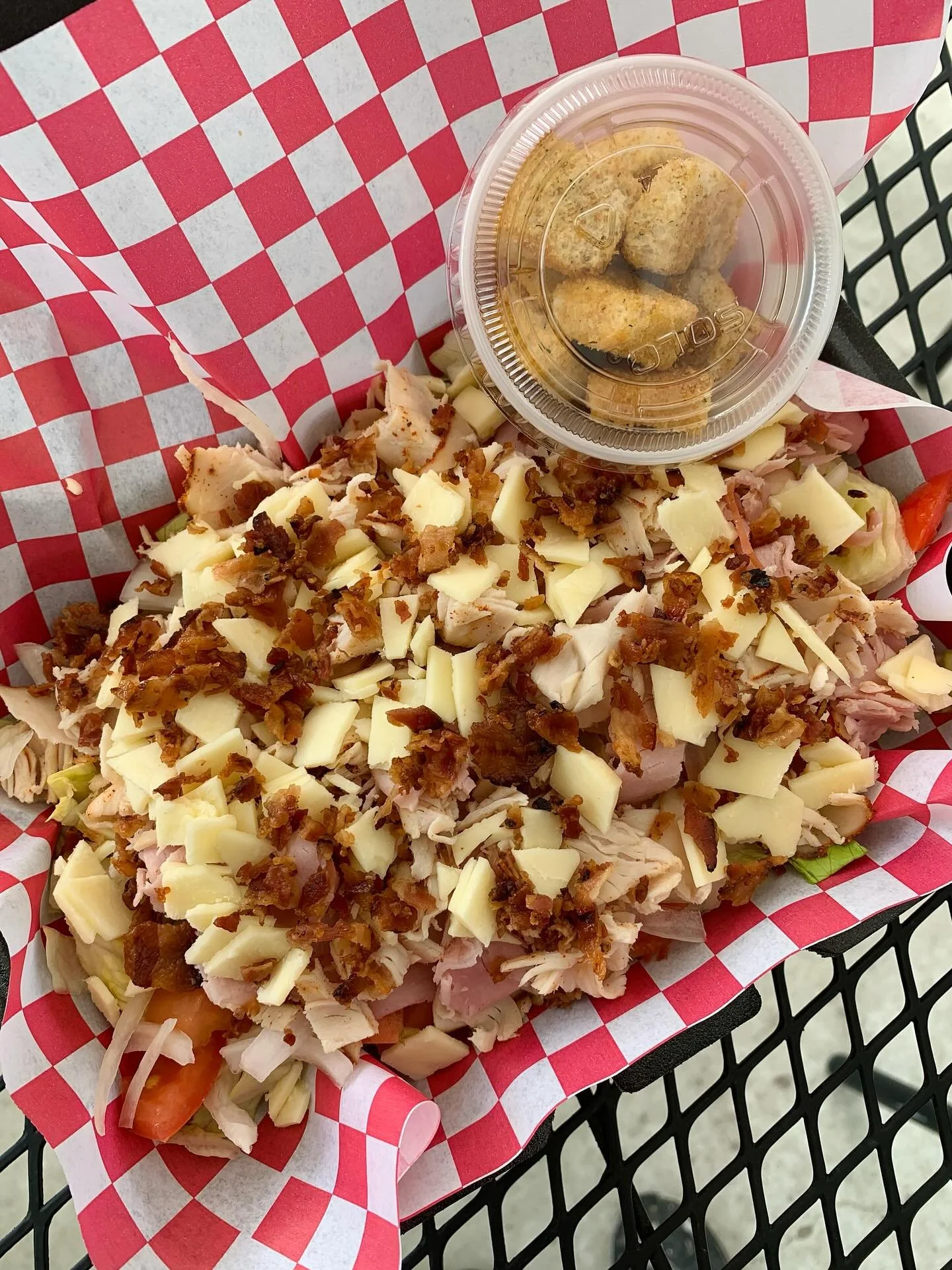 Late summer salad cravings? Try our Chef salad! Made with Boar&rsquo;s Head tavern ham, cajun turkey, and bacon with cheddar cheese, tomato, onion, on shredded iceberg lettuce with croutons and house made 1000 Island dressing. 🥗😋