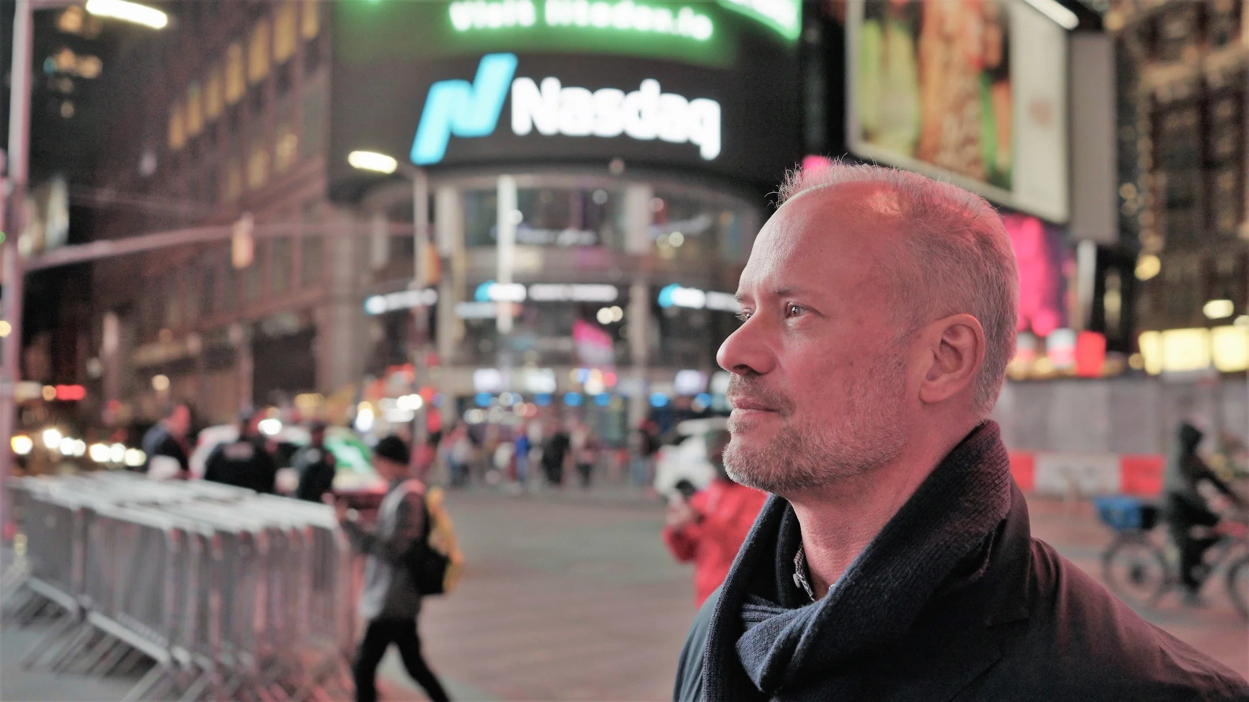 Leading Financial Services Teams: Where Values Meet Compliance