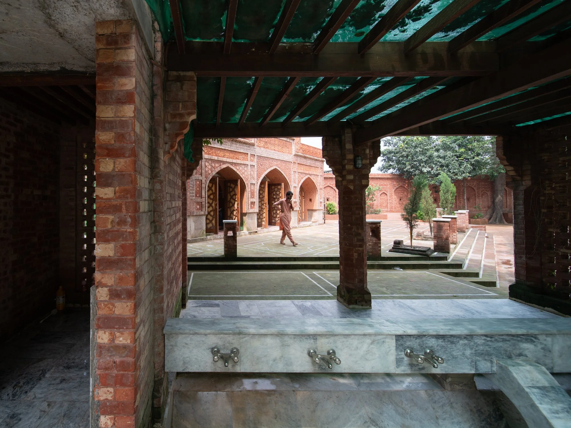 Mosque in Lahore- Kamil Khan Mumtaz Architects - William Mulvihill -8.jpg