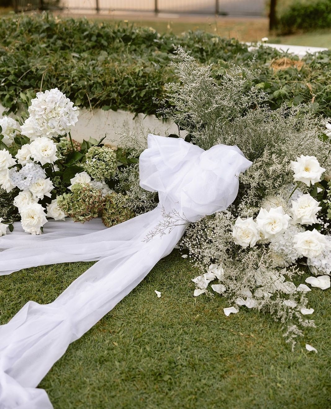 A touch of drama to romanticise this gorgeous floral altar...⁠
⁠
Photographer: @luminousmoments_⁠
Florist: @mapleflowerdecor⁠
Planner &amp; Stylist: @lovebirdweddings ⁠
⁠
⁠
⁠
⁠
⁠
⁠
⁠
⁠
⁠
⁠
#originalwedding #beautifulwedding #elegantwedding #weddingin