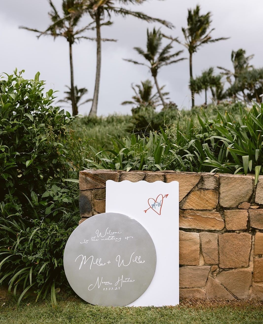 Fun, contemporary signage created for our gorgeous Millie &amp; Will...⁠
⁠
Photographer: @luminousmoments_⁠
Planner &amp; Stylist: @lovebirdweddings ⁠
⁠
⁠
⁠
⁠
⁠
⁠
⁠
⁠
⁠
⁠
⁠
#originalwedding #beautifulwedding #elegantwedding #weddinginspiration #weddi