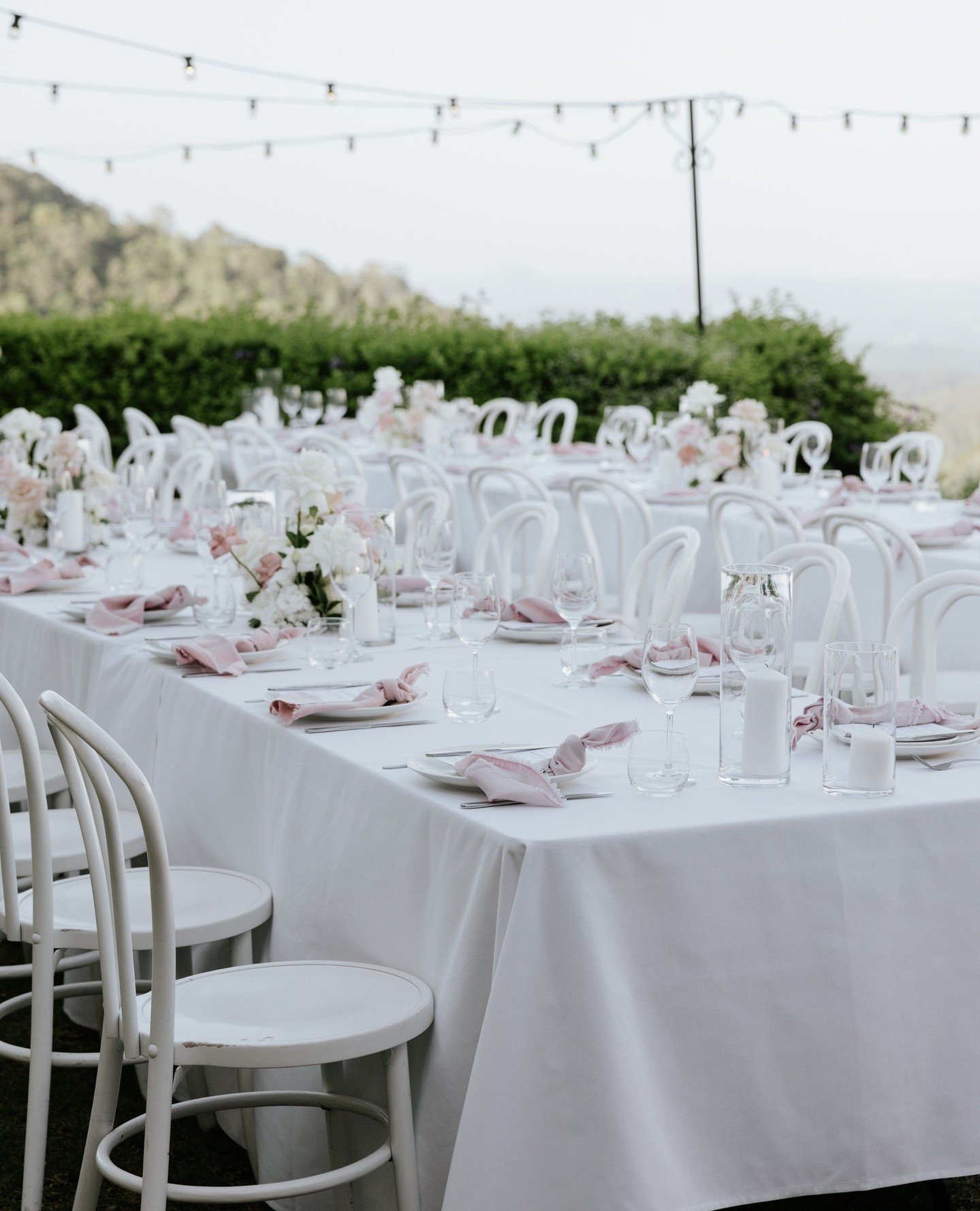 Reception dining vibes on the upper lawn...⁠
⁠
Venue: @malenymanor⁠
Photographer: @plusoneweddings⁠
Florist: @mondofloraldesigns⁠
Stylist: @lovebirdweddings ⁠
⁠
⁠
⁠
⁠
⁠
⁠
⁠
⁠
#originalwedding #beautifulwedding #elegantwedding #weddinginspiration #wed