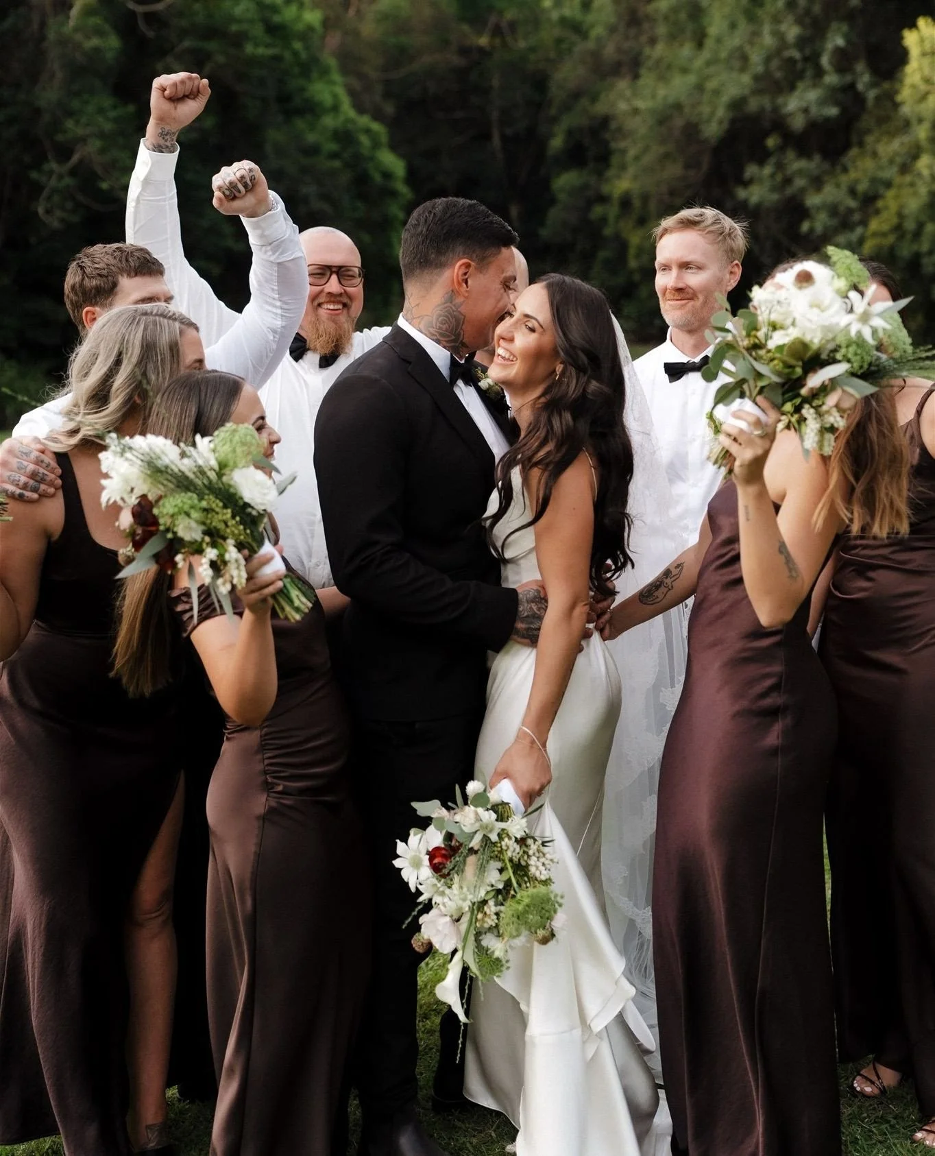 MR &amp; MRS SWEENEY | 27.09.2025⁠
⁠
Planning, Styling &amp; Signage: @lovebirdweddings⁠
Florist: @mondofloraldesigns⁠
Venue: @palmcreekestate⁠
Photography: @lukemiddlemissphotography⁠
Film: @bluevalefilms⁠
Celebrant: @jarrad.bayliss⁠
Transport: @eli