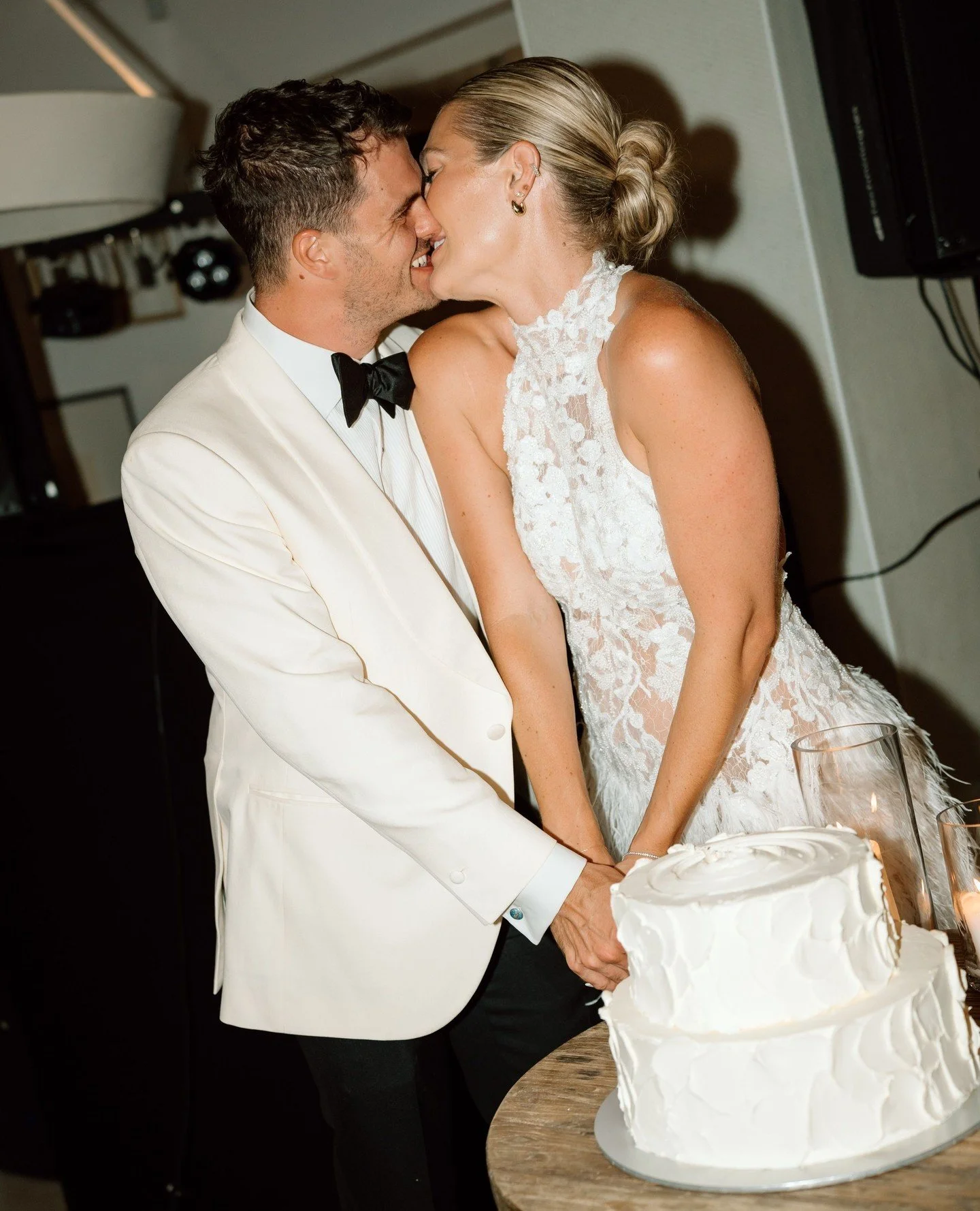 A cake made for a love story in full bloom | Sarah &amp; Nick⁠
⁠
Planning &amp; Styling: @lovebirdweddings⁠
Florals: @mondofloraldesigns⁠
Venue: @bistroc⁠
Celebrant: @mr_noosa_celebrant⁠
Photography &amp; Film: @hollandstudio.weddings⁠
Entertainment: