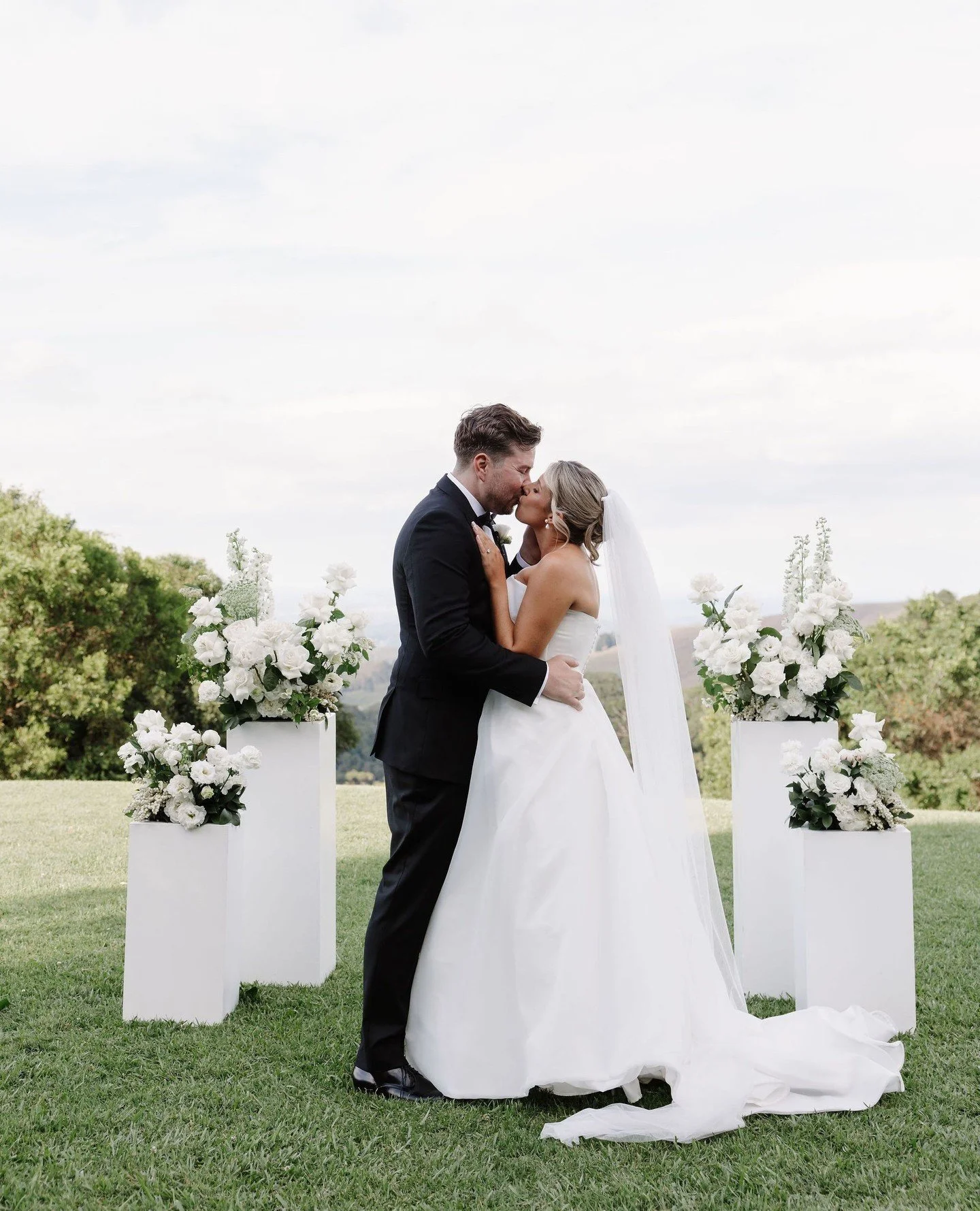 Introducing Mr &amp; Mrs Smith | 14.11.2025⁠
⁠
Styling, Signage &amp; Stationery: @lovebirdweddings⁠
Venue: @malenymanor⁠
Florals: @mondofloraldesigns⁠
Photography: @aleishaedwardsweddings⁠
Gown: @moonandpearlbridal⁠
⁠
#hinterlandweddingstylist #hint