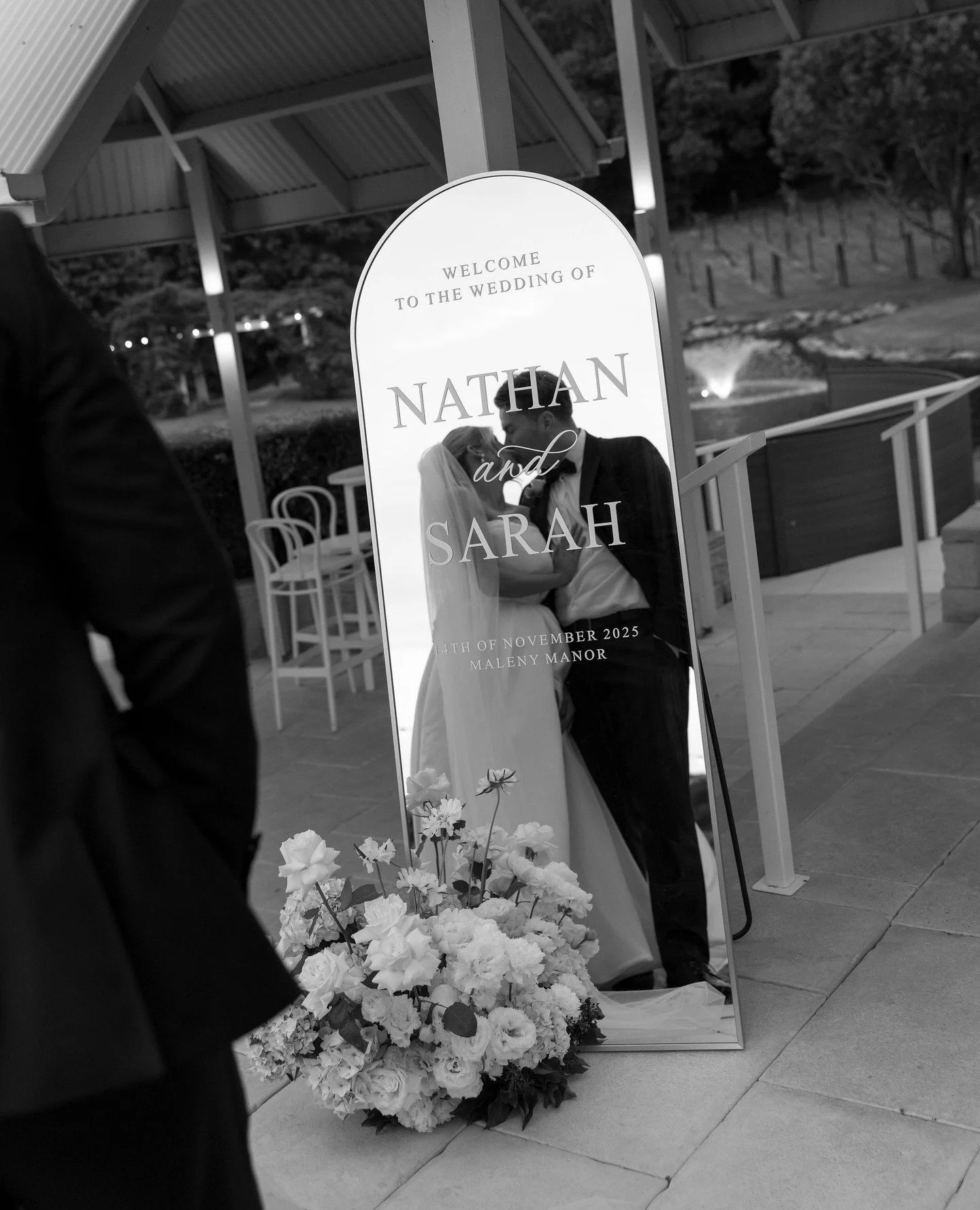 Sarah &amp; Nathan reflected in a perfect frame🤍⁠
⁠
Styling, Signage &amp; Stationery: @lovebirdweddings⁠
Venue: @malenymanor⁠
Florals: @mondofloraldesigns⁠
Photography: @aleishaedwardsweddings⁠
Gown: @moonandpearlbridal⁠
⁠
#hinterlandweddingstylist