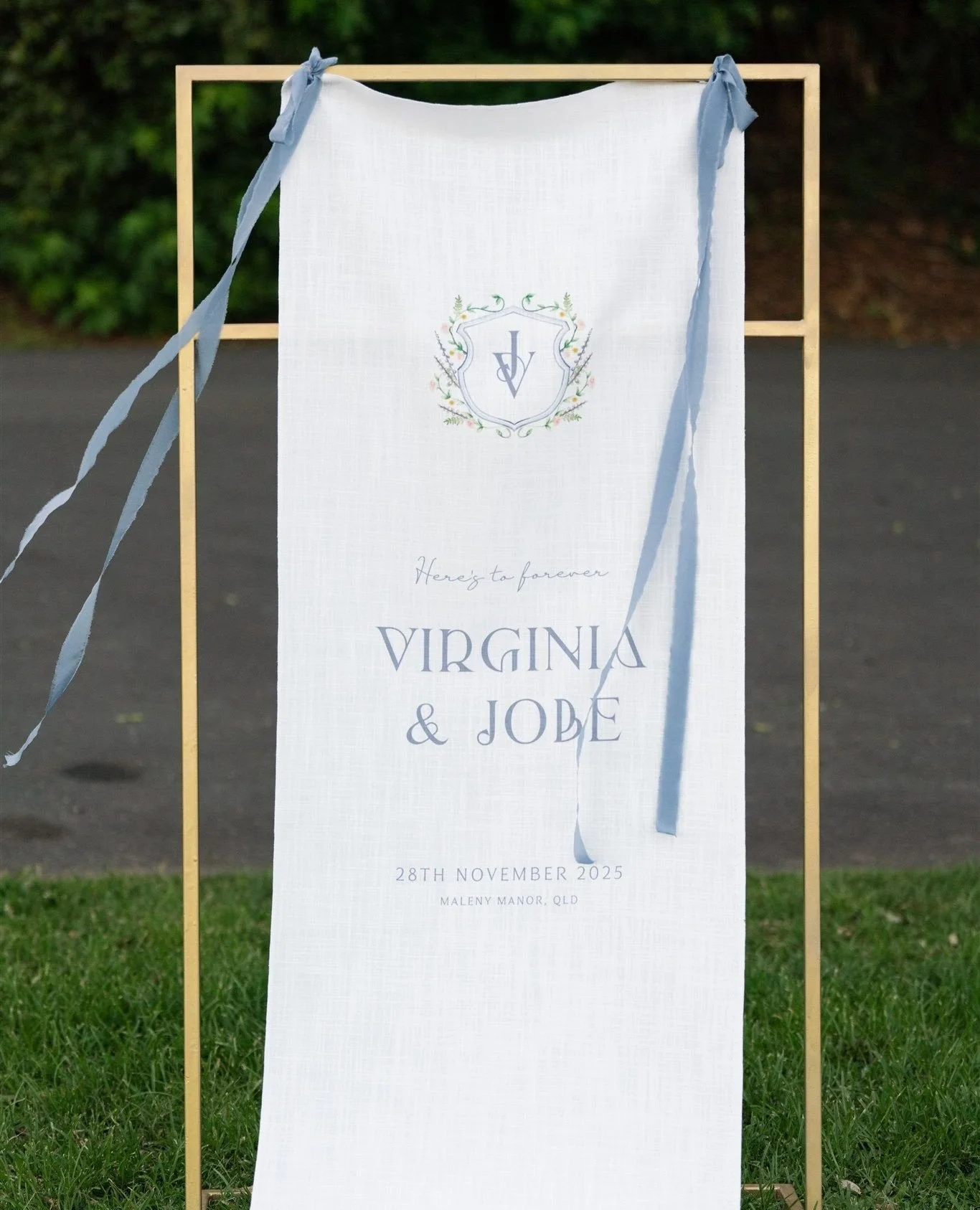 Finer Ceremony Details | Virginia &amp; Jobe⁠🤍⁠
⁠
Planning, Styling, Signage &amp; Stationery: @lovebirdweddings⁠
Florals: @mondofloraldesigns⁠
Venue: @malenymanor⁠
Photography: @ash_and_stone⁠
Film: @weddingsbybutterscotch⁠
Entertainment: @joshneed