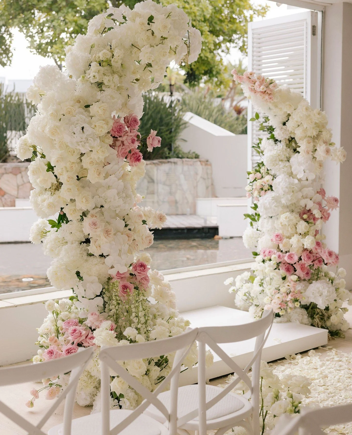 Finer Ceremony Details | Indy &amp; Braiden🩷⁠
⁠
Planning, Styling &amp; Stationery: @lovebirdweddings⁠
Florals: @mondofloraldesigns⁠
Venues: @elysiumnoosa @rickys_noosa @rickysweddings⁠
Photography: @bayleighvedelago⁠
Film: @bluevalefilms⁠
Content C