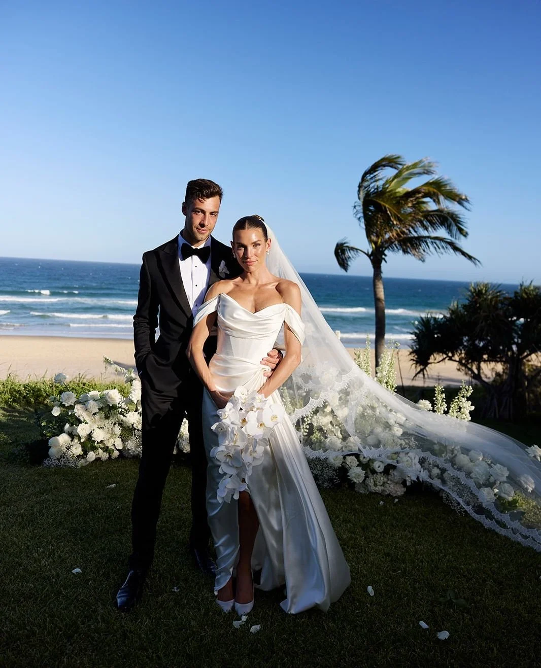 INTRODUCING THE LANGFORDS | 21.12.2025⁠
⁠
Planning &amp; Styling: @lovebirdweddings⁠
Florals: @mondofloraldesigns⁠
Venues: Private Property &amp; @localenoosa⁠
Photography: @louloumemphis⁠
Film: @sommarfilms⁠
Celebrant &amp; MC: @shurataft⁠
Hair &amp