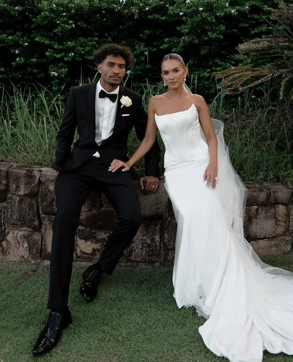 A modern kind of love🤍⁠
⁠
Planning, Styling &amp; Stationery: @lovebirdweddings⁠
Florals: @mondofloraldesigns⁠
Venue: Private Property &amp; @sunshinebeachsurfclub⁠
Photography &amp; Film: @andthree___ @715series⁠
Hair &amp; Makeup: @nikitaylorhair 