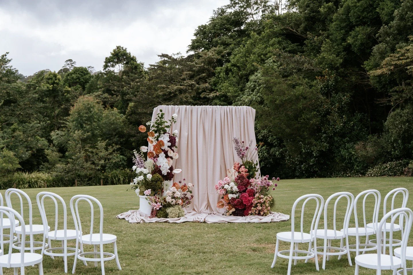 Where Luxe meets Wild Romance &mdash; Crisp white florals dancing with rich jewel tones, bold ground installations stealing the spotlight, all wrapped in the magic of this natural landscape...⁠
⁠
Spicers Tamarind Retreat Open Day 2026🤍⁠
⁠
Styling &a