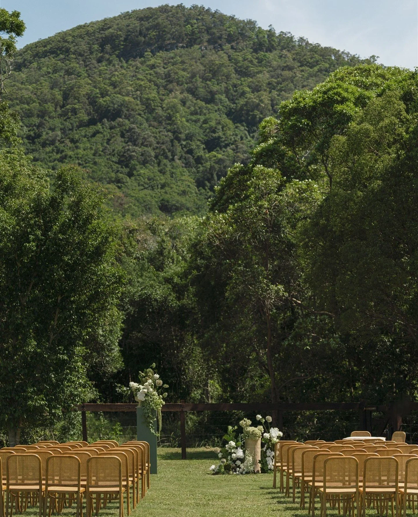 Honoured to collaborate and bring the vision to life for this special Open Day showcase at Eerwah Vale Estate🌿⁠
⁠
Venue: @eerwahvaleestate⁠
Planning, Styling &amp; Stationery: @lovebirdweddings⁠
Florals: @mondofloraldesigns⁠
Photography: @ashandston