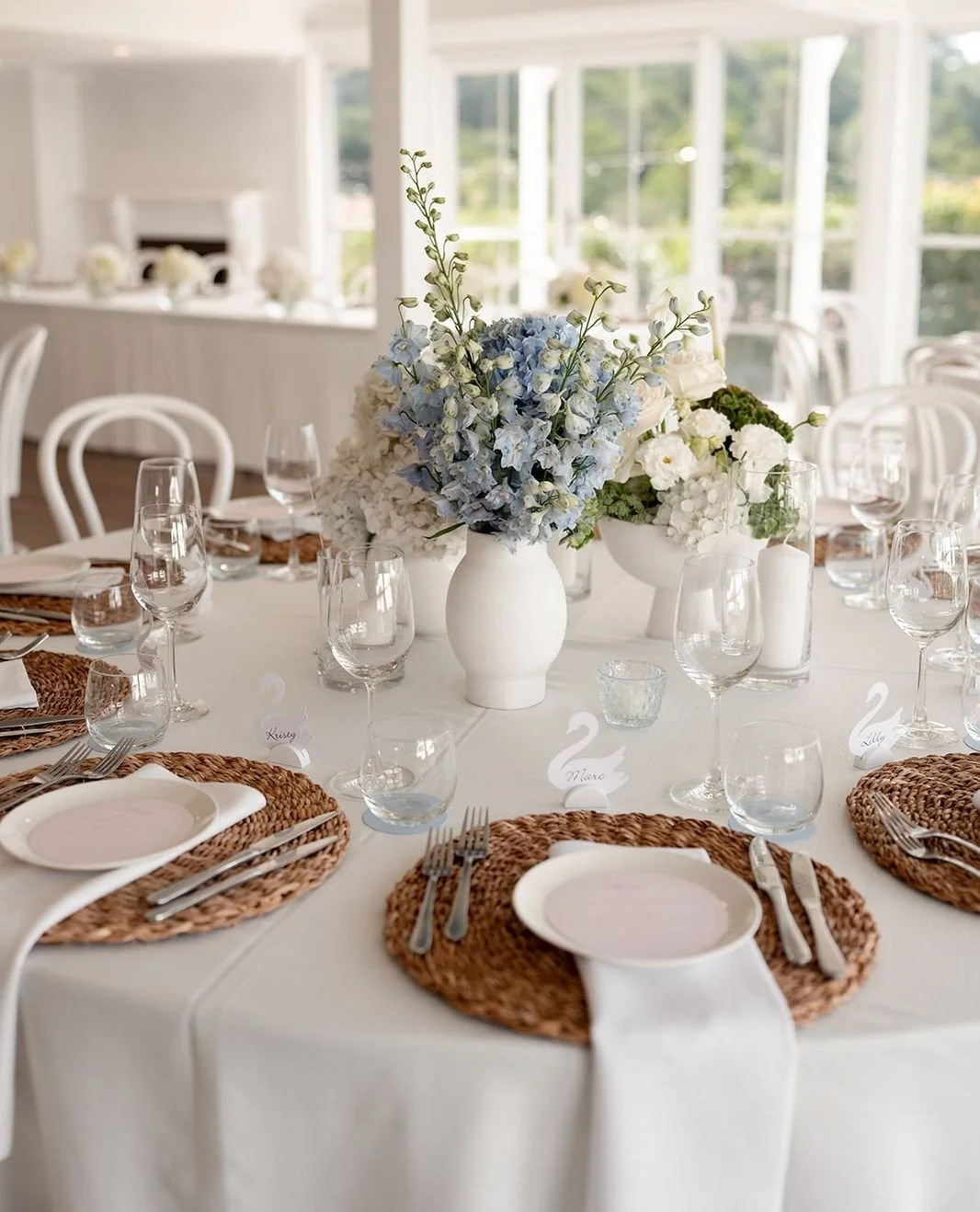 Hampton Hues &amp; Effortless Elegance | Maddison &amp; Jake⁠
⁠
Styling: @lovebirdweddings⁠
Florals: @mondofloraldesigns ⁠
Venue: @malenymanor⁠
Photography: @whiteparrotphotography⁠
Celebrant: @ceremoniesbybernadette⁠
⁠
#lovebirdweddings #luxuryweddi