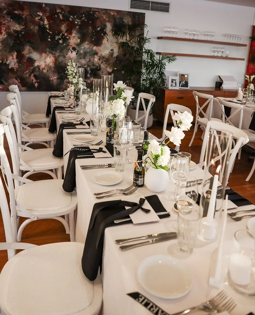 An evening at Rickys &mdash; where champagne flowed and the river mirrored every golden moment🥂⁠
⁠
Styling &amp; Signage: @lovebirdweddings⁠
Florals: @mondofloraldesigns⁠
Venue: @rickys_noosa⁠
Photography: @caitlinmayweddings⁠
Videography: @highupfi