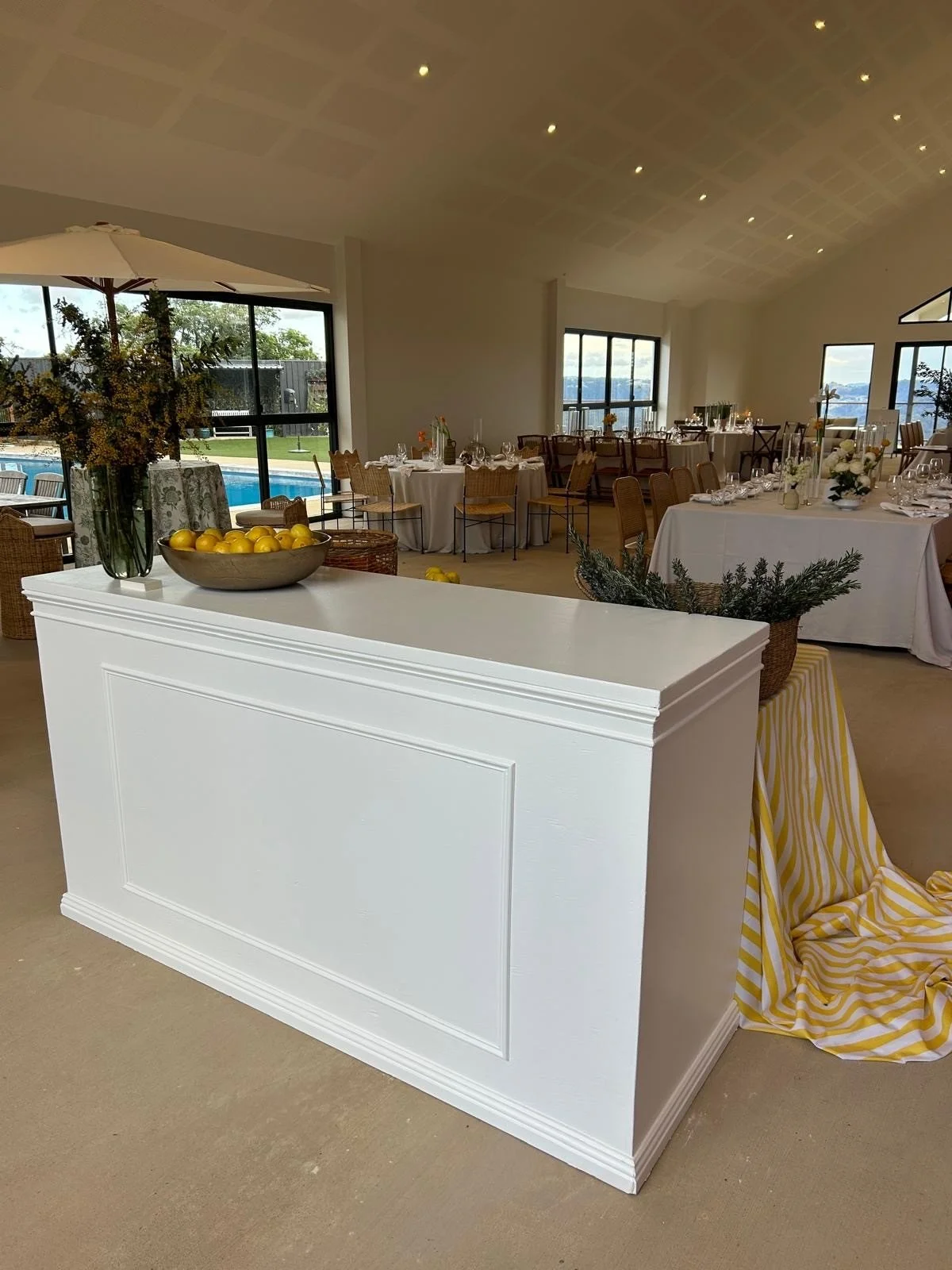Hamptons 1.8m bar.jpg