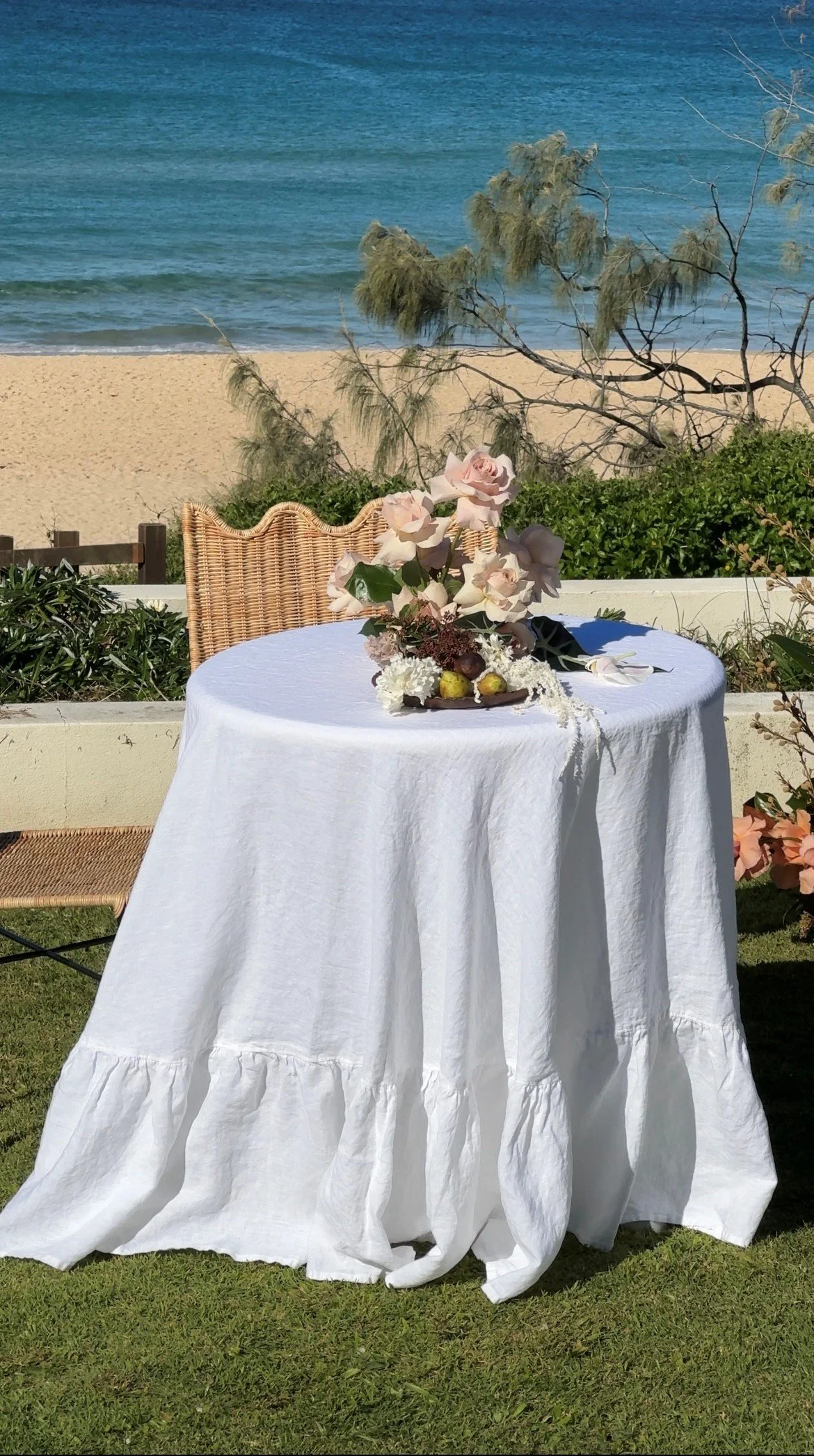 White Round Registry Table