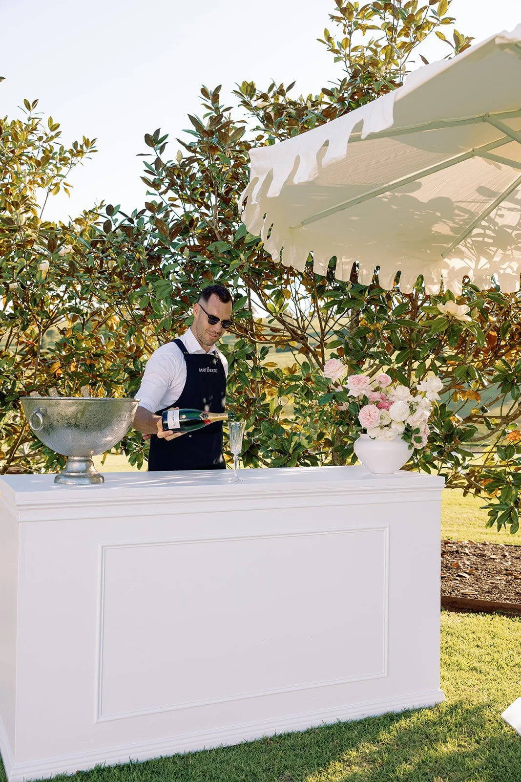 White Hamptons Bar