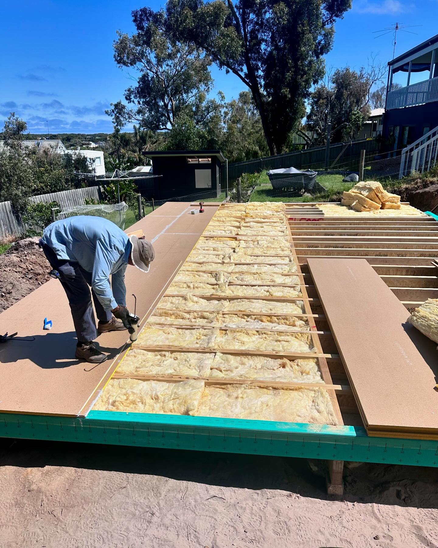 ::Bellarine passive house coming along nicely, lower floor frames wrapped, insulated and flooring installed almost ready for pre-fab walls. Some hefty LVL&rsquo;s to come 💪🏼 🔨 
.
.
.
#oceangrove #oceangrovebuilder #passivehouse #buildingdesign #bu
