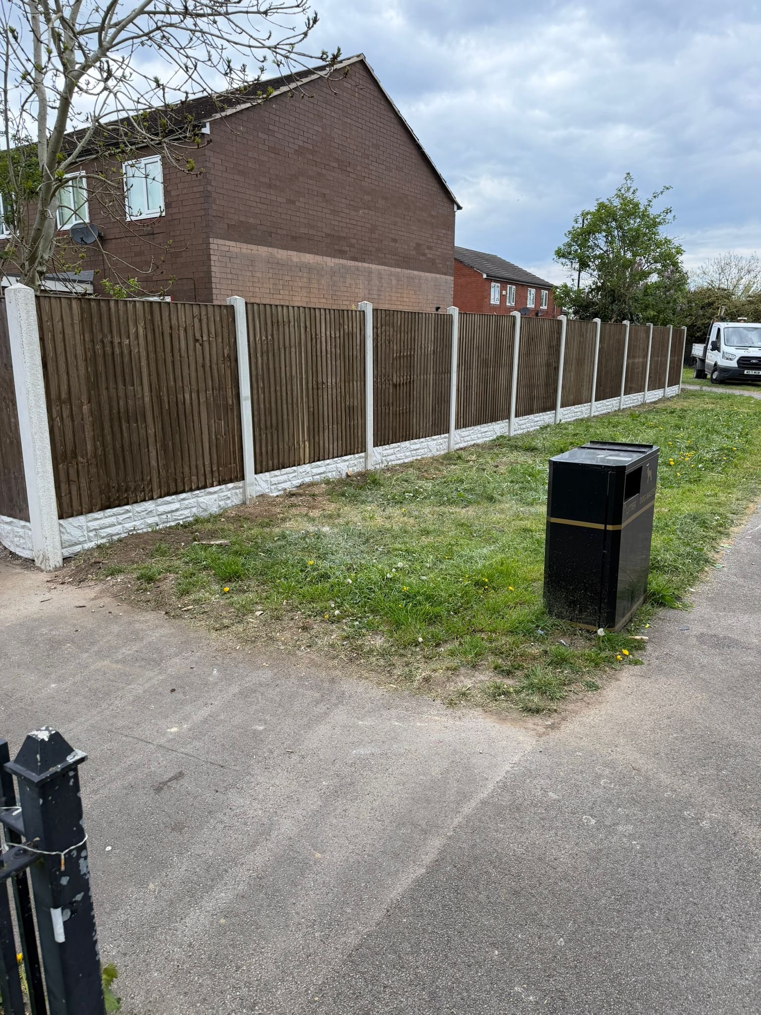 Garden and driveway fencing panels with concrete bases by Perfecta Connect Wakefield
