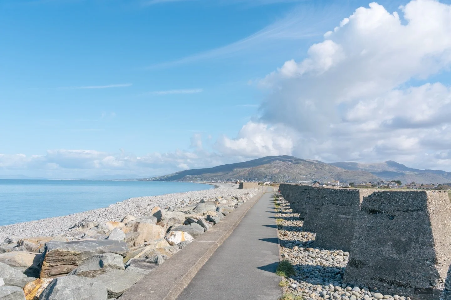 Nice day out in Barmouth yesterday with @gazventure 

See if you can spot Cadair Idris&hellip; #wales #barmouth #photoftheday #photogrid #adventure