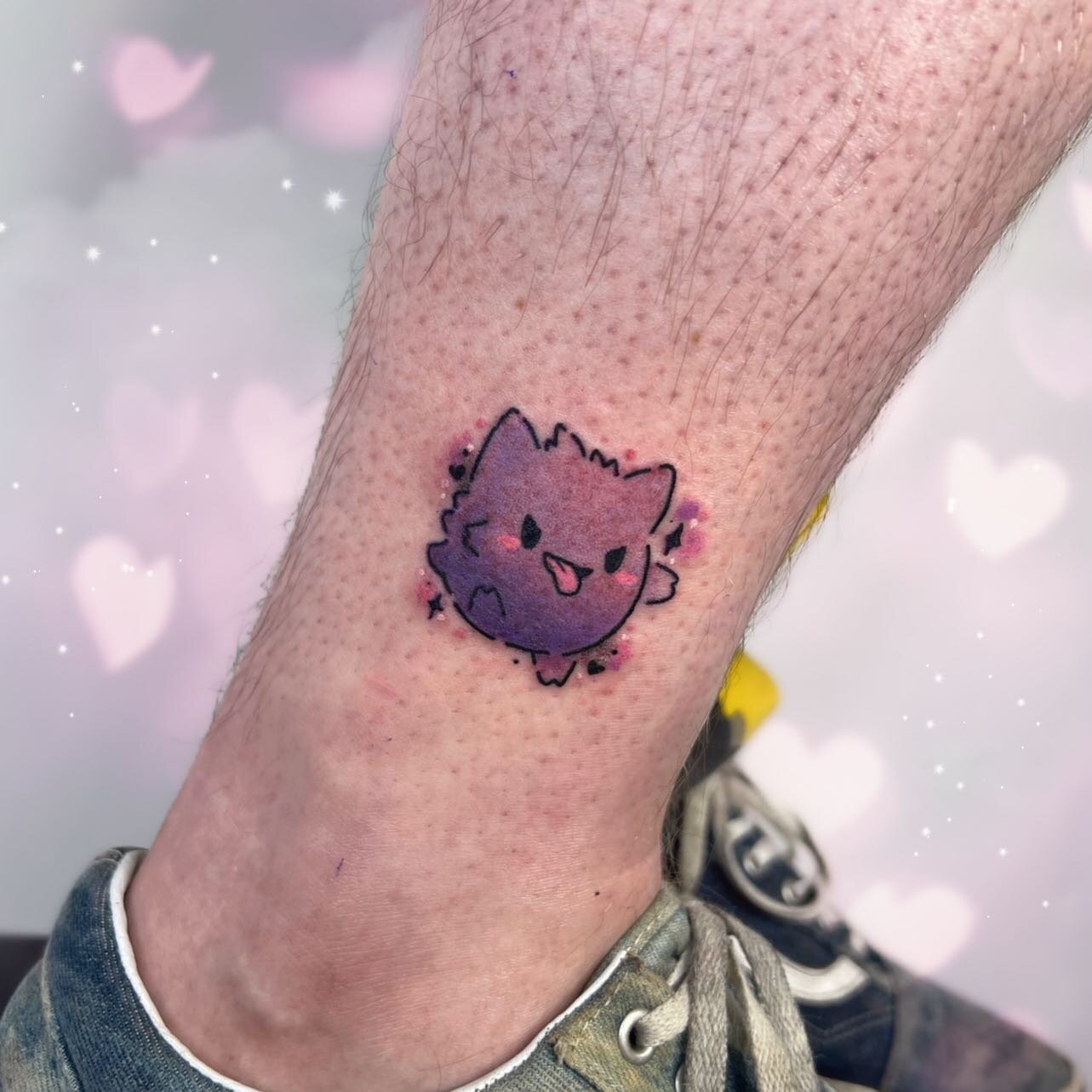 // super cute little Gengar done by @isabelly 💜🌿

#pokemon #pokemontattoo #pikachu #pokemoncentre #anime #animetattoo #gengar #gengartattoo #pokemoncommunity #pokemonscarlet #animetattooart #animetattooartist #london #pokemonviolet #pokemonart #lon