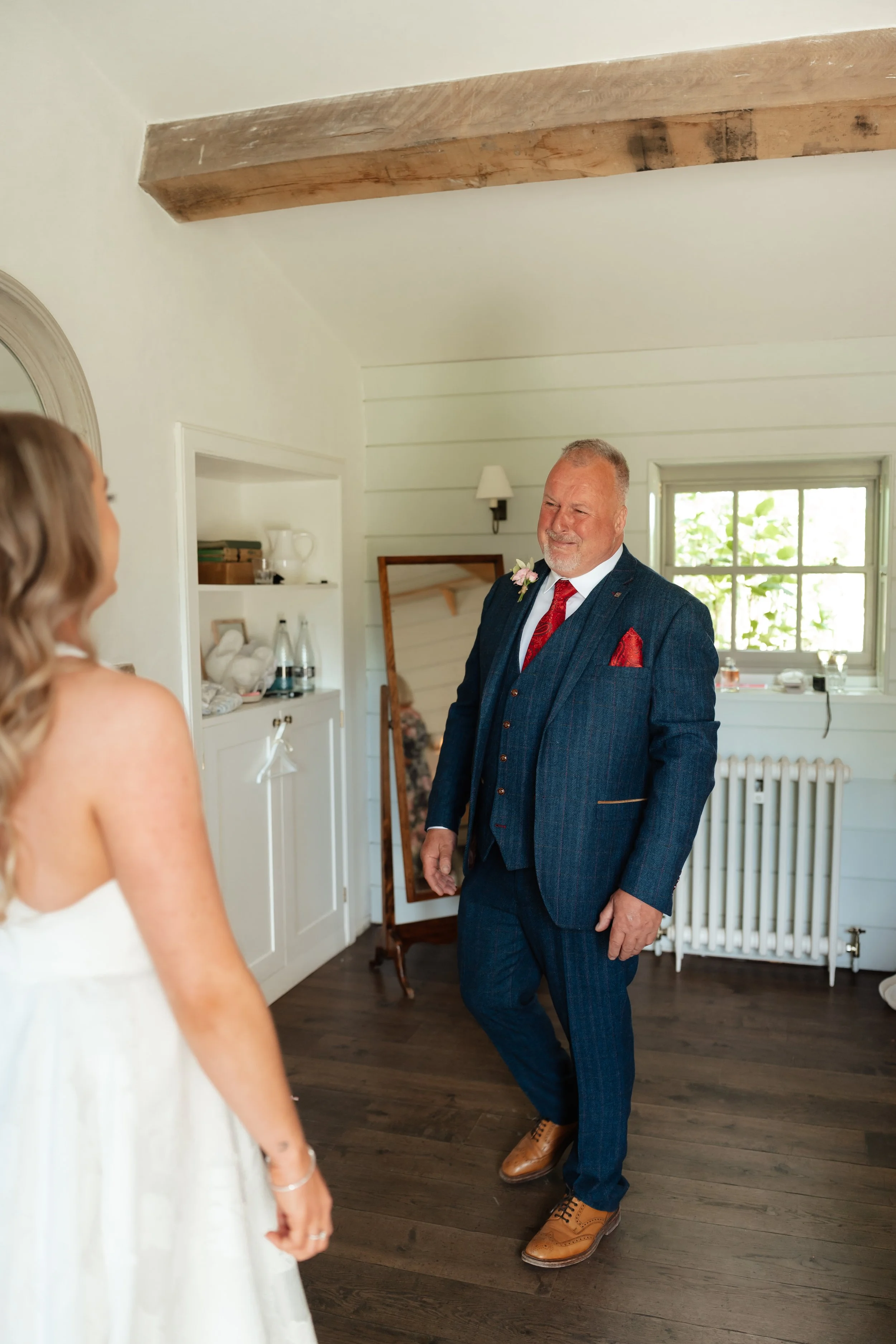 Emotional moment father sees daughter first time at Middleton lodge 