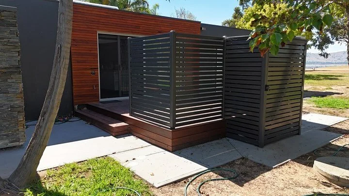 Merbau Deck with Steel Frame completed last year with aluminium screening and housing over pump room came out really nice #deck #deckingspecialist #bitcoinacceptedhere #albury #alburywodonga #carpentry #renovation