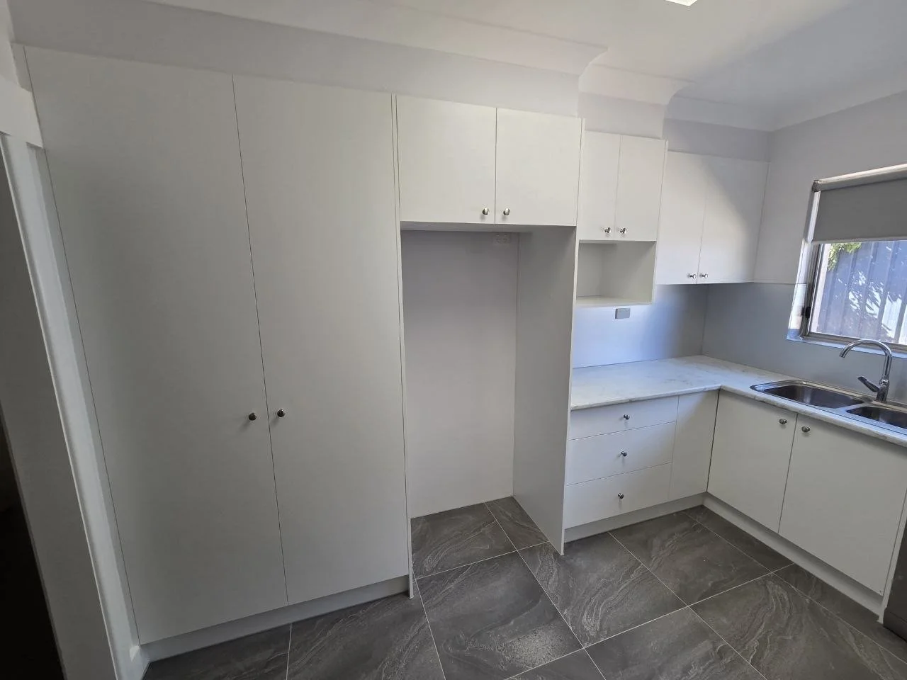 Budget kitchen, New walls and ceilings and redecoration