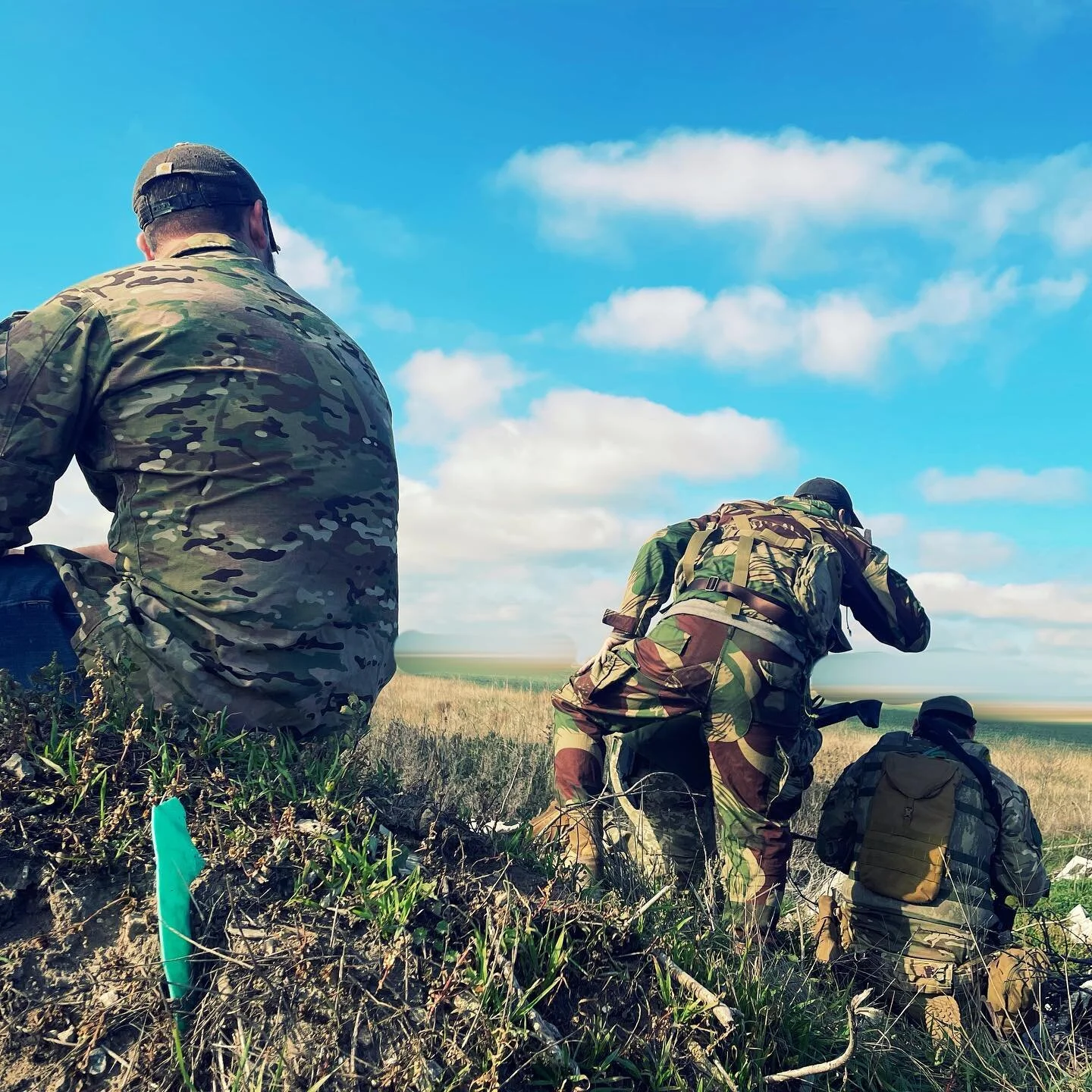 Innovative practices 🔱

Employing drones for clearance of roads and fields, identifying safe zones, new technologies for medevac planning.. Darkhorse Benefits expeditionary operators use current intelligence to best support Ukrainian units.
&bull;
L
