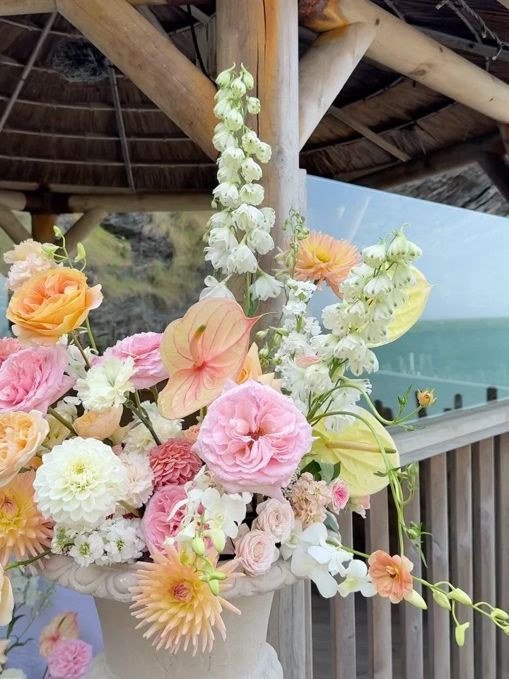 the most gorgeous day yesterday at @tunnelsbeaches for E &amp; P with a colour palette of lemons, peaches, pinks and a pop of white 🍑🍋🌸🕊️

#modernweddingflorist #modernwedding #colourfulwedding #pastelwedding