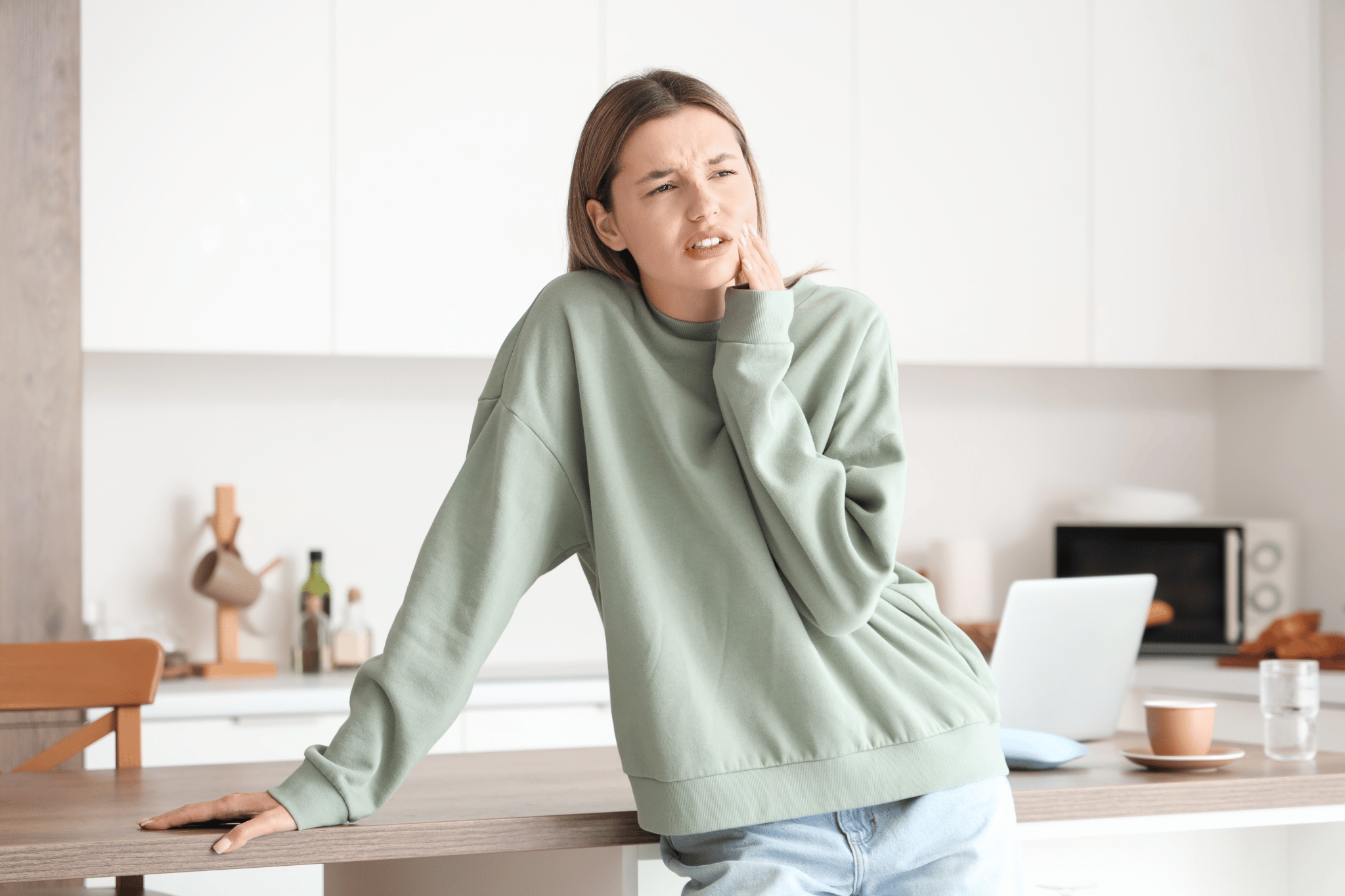 What Causes a Cracked or Fractured Tooth?