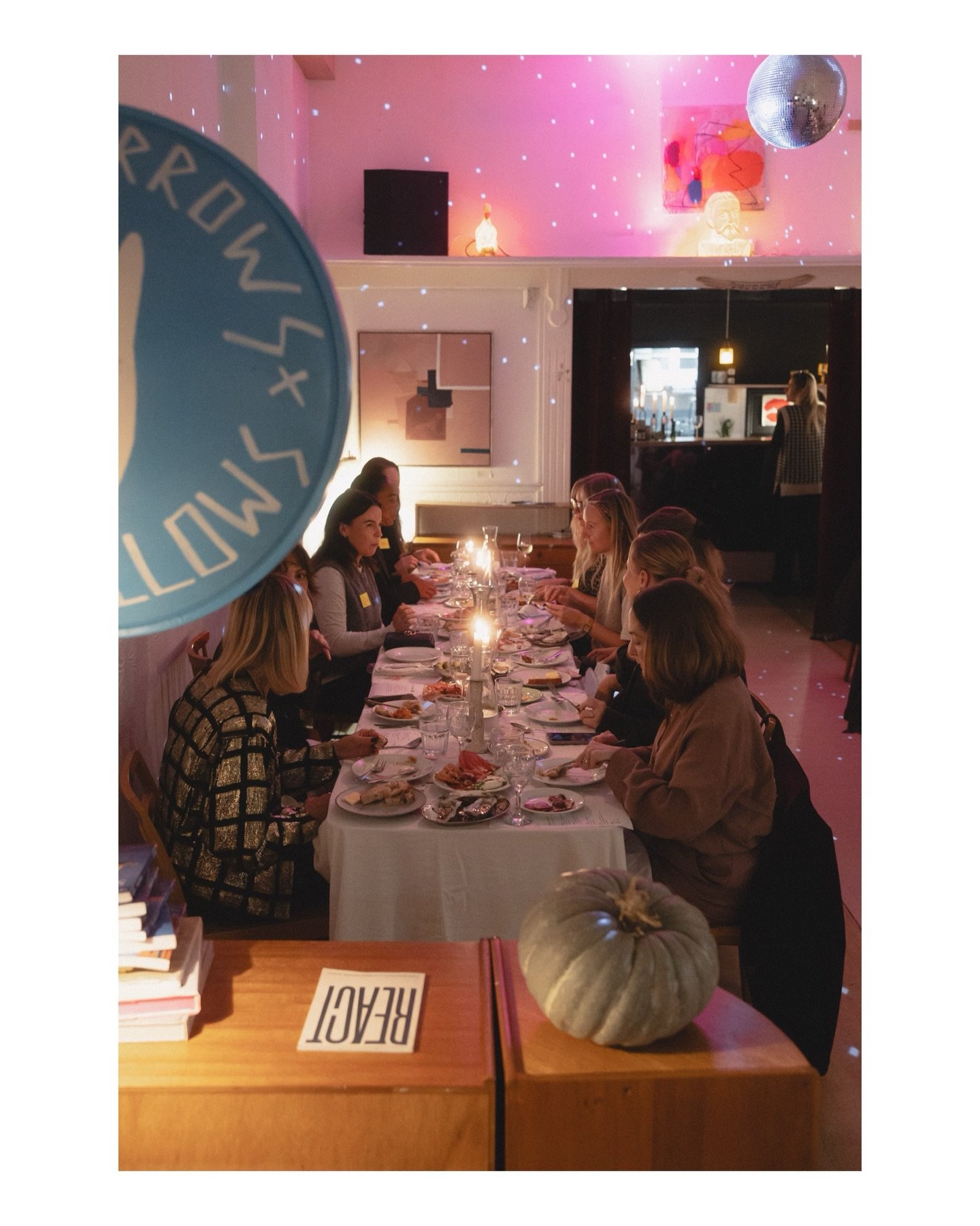 An evening with the gorgeous @eleanorpereira + @wearelamod 💋
&bull;
&lsquo;This is Daisy. She&rsquo;s a photographer and she loves taking photos of tables&rsquo; - very accurate.

And how could I not when they&rsquo;re at the amazing @littlebrickhou