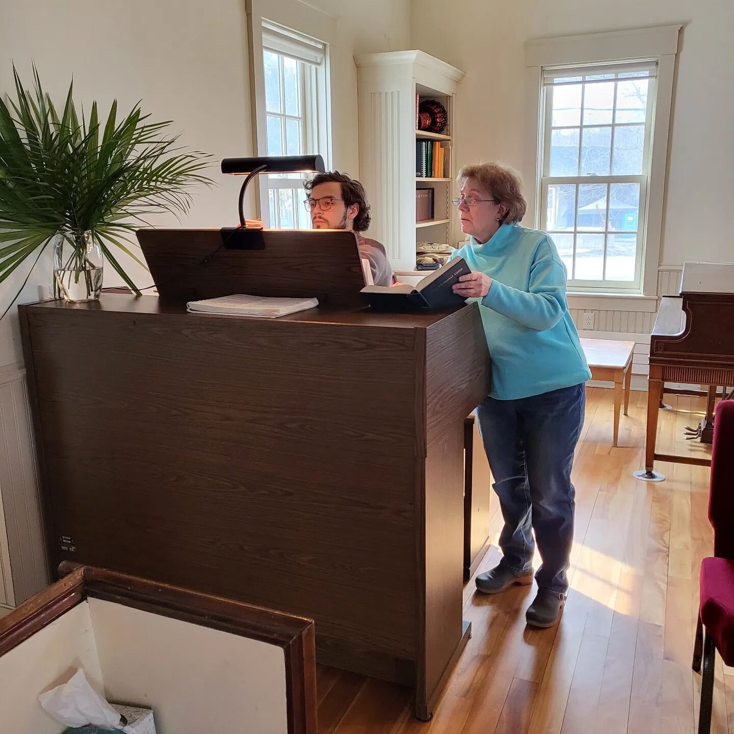 Easter hymns are being rehearsed with @gabe.sequeira.music and Natalie! Sing with us on Sunday, April 17, 10:00am. 

#stjohnsstowe
#stowevt
#theepiscopalchurch #holyweek #easterday @revdochockey