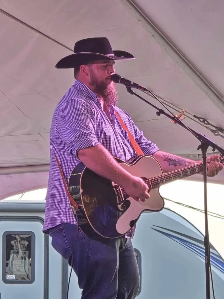 Robert Hinton Live at the Lumberyard
