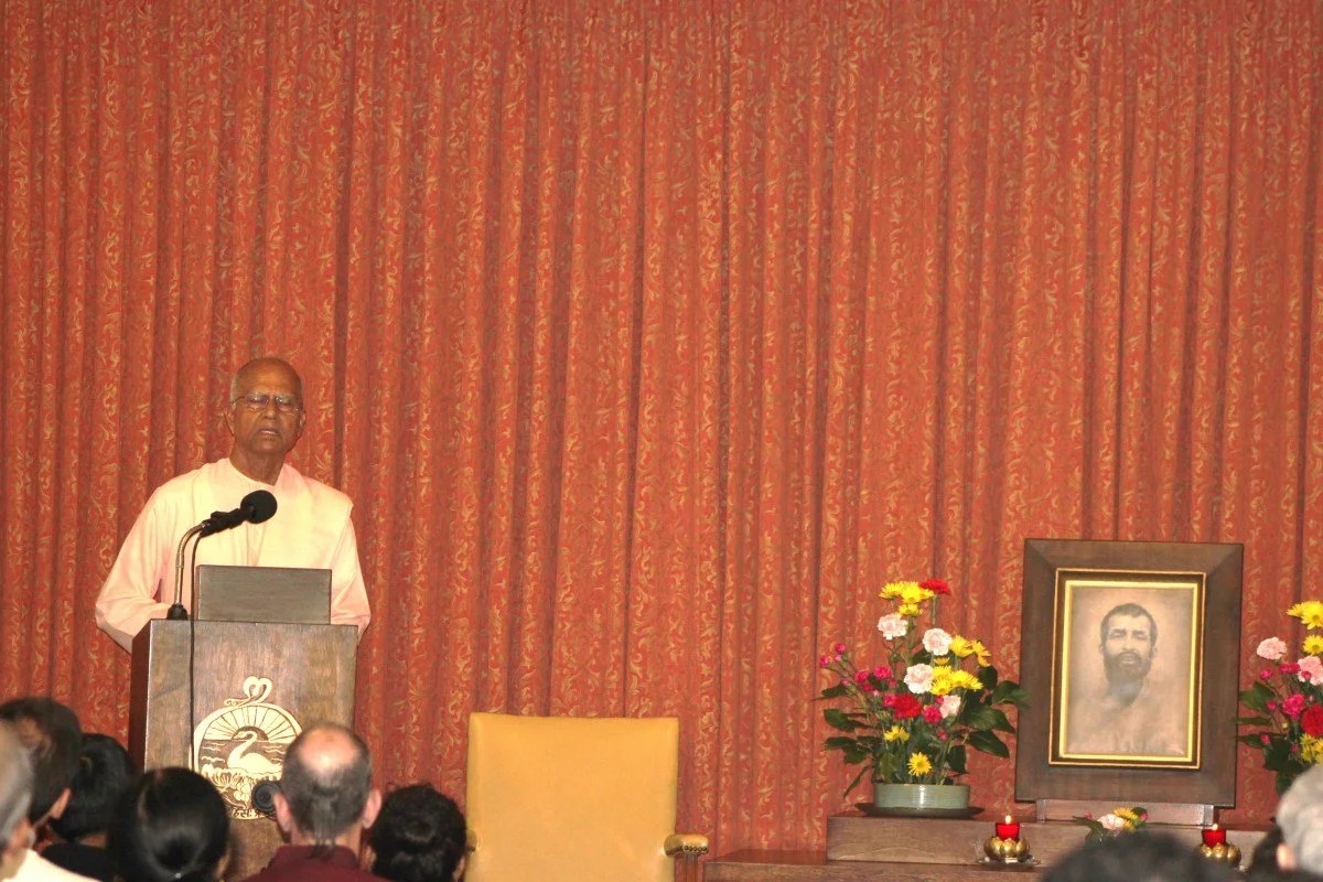 VISIT OF SWAMI CHETANANANDAJI ON OCTOBER 30, 2011 2.jpeg