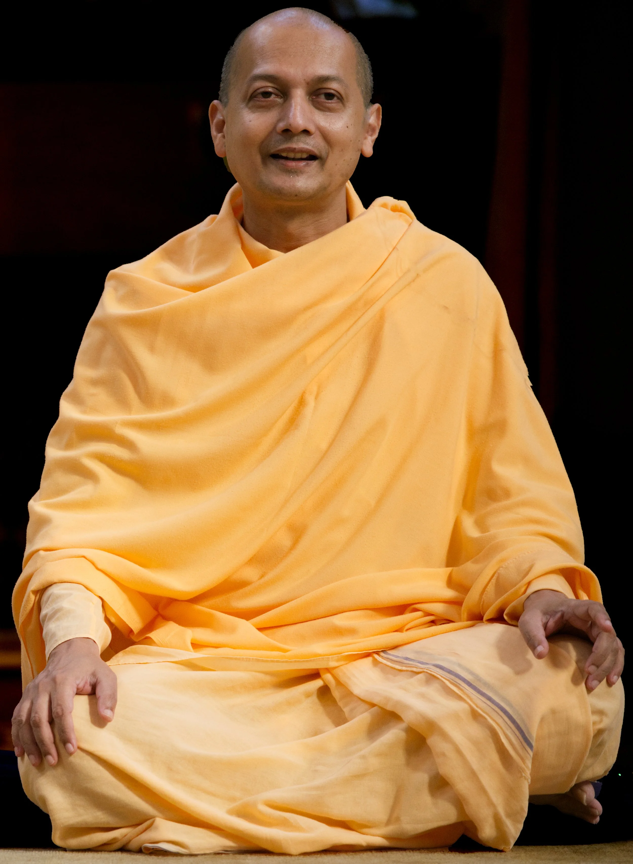 Copy of crosslegged_straight.jpg