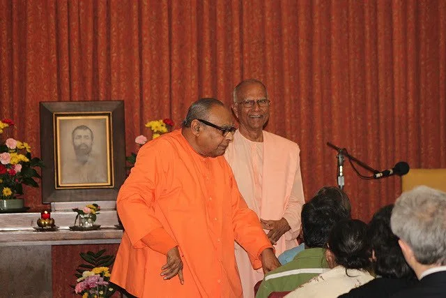 VISIT OF SWAMI CHETANANANDAJI ON OCTOBER 30, 2011 4.jpeg