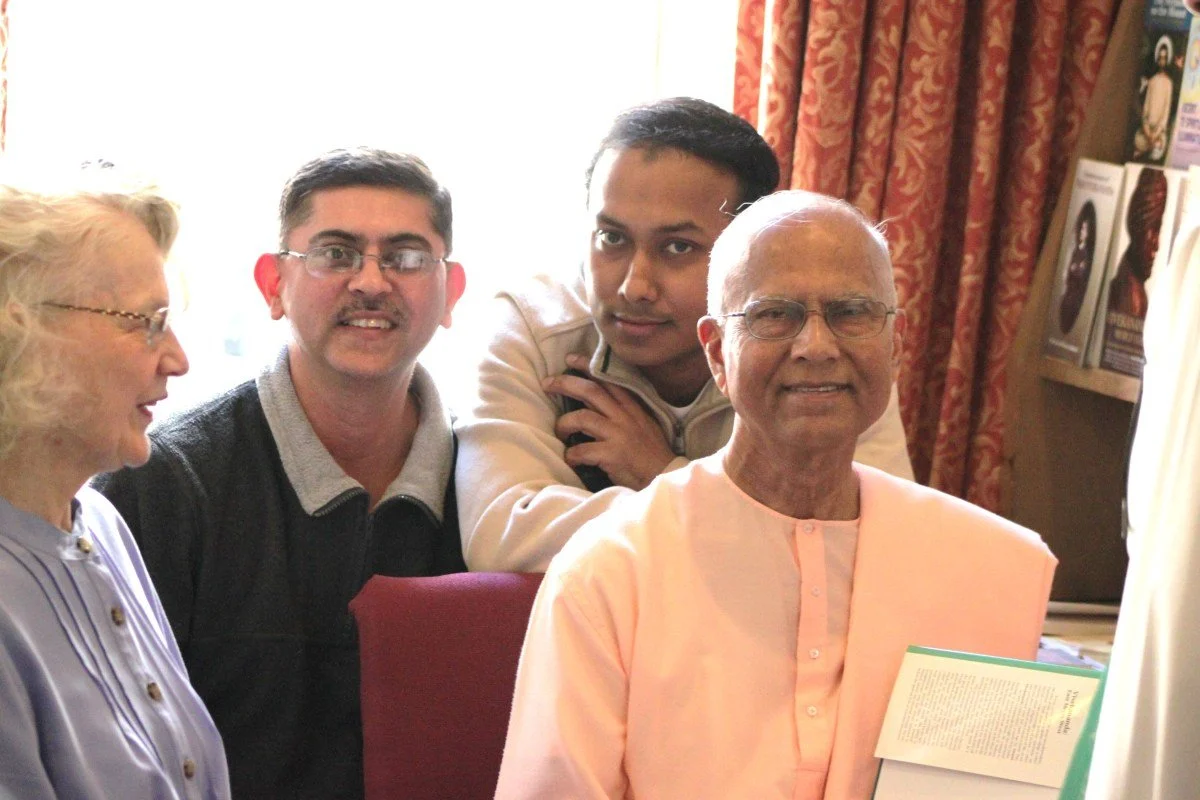 VISIT OF SWAMI CHETANANANDAJI ON OCTOBER 30, 2011 3.jpeg