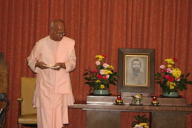 VISIT OF SWAMI CHETANANANDAJI ON OCTOBER 30, 2011 6.jpeg