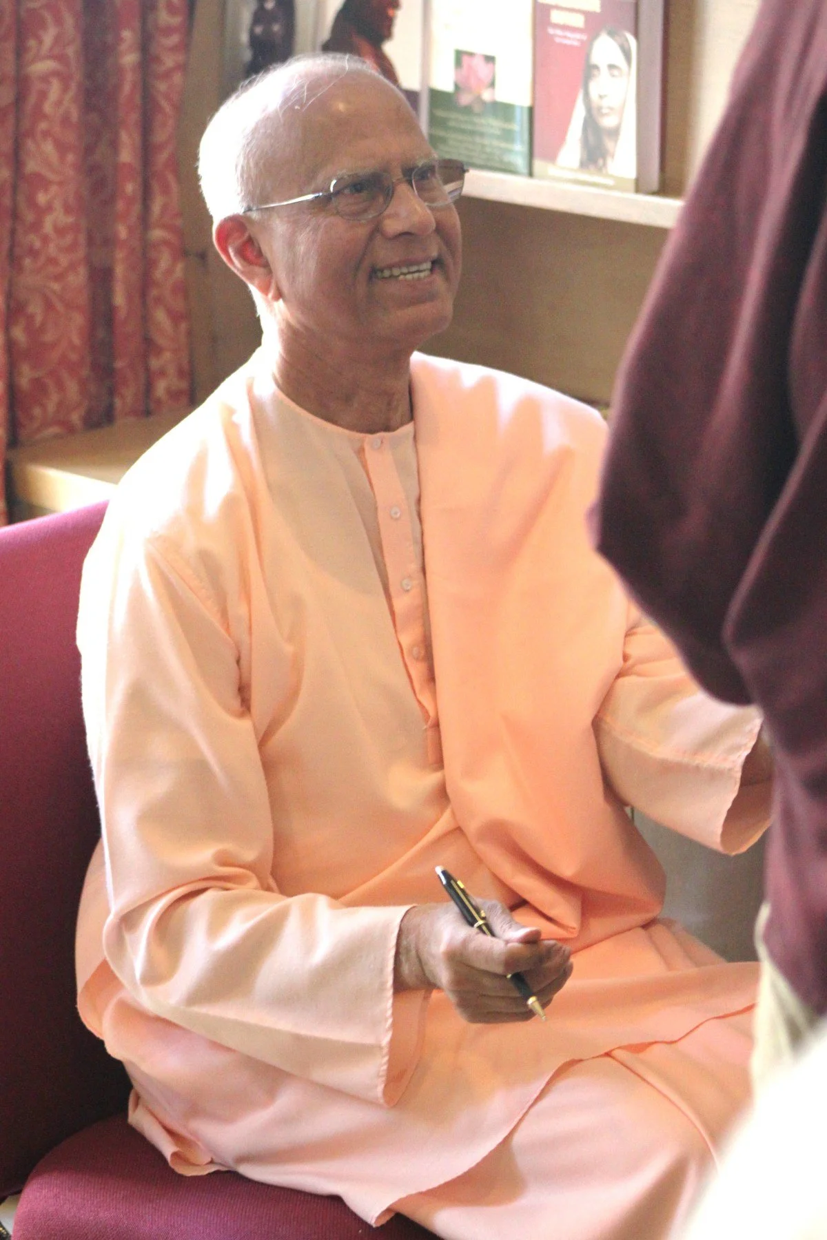 VISIT OF SWAMI CHETANANANDAJI ON OCTOBER 30, 2011 8.jpeg