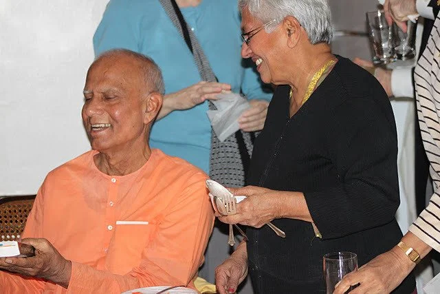 VISIT OF SWAMI CHETANANANDAJI ON OCTOBER 30, 2011 7.jpeg