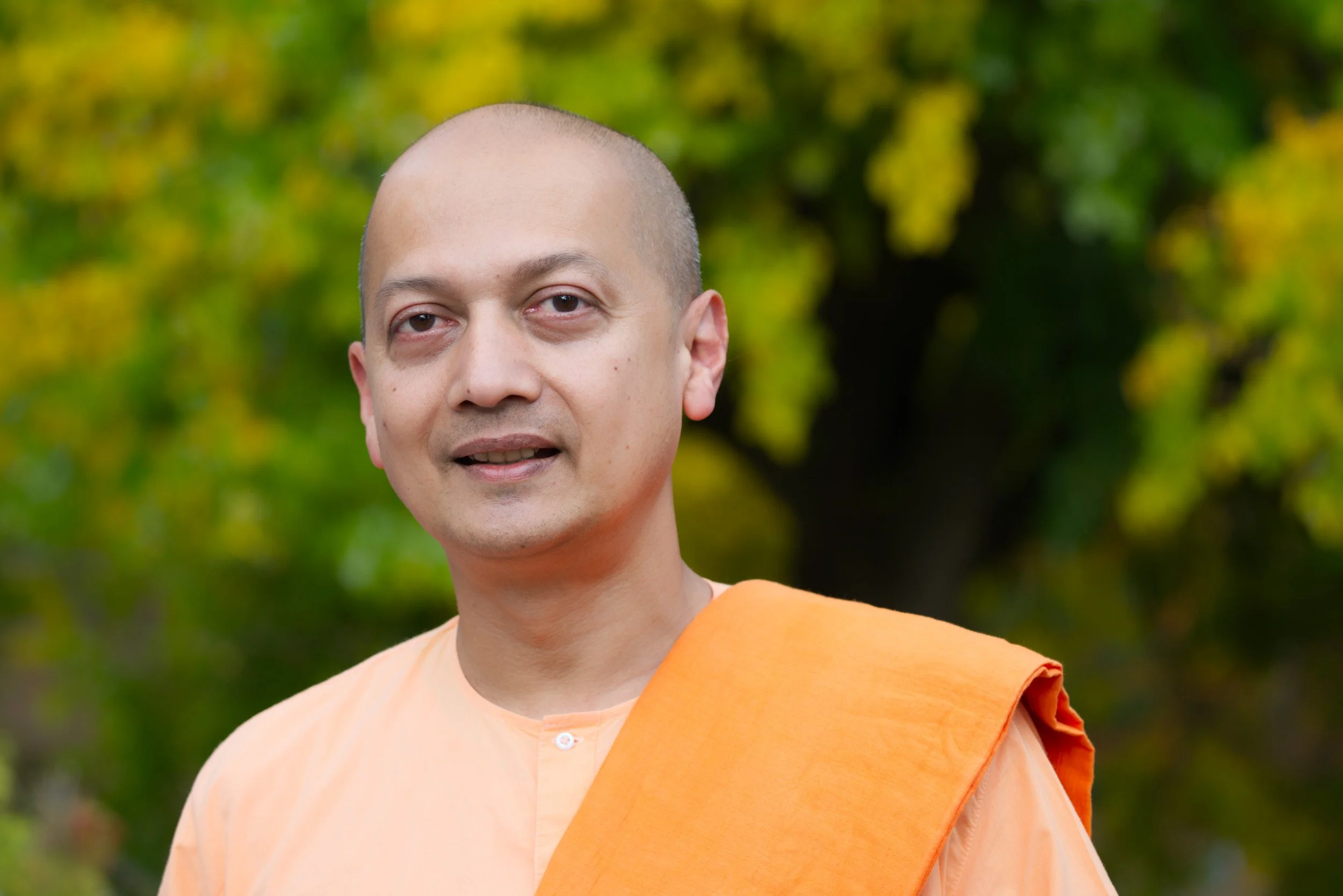 Copy of bust_leaves_bg_5.jpg