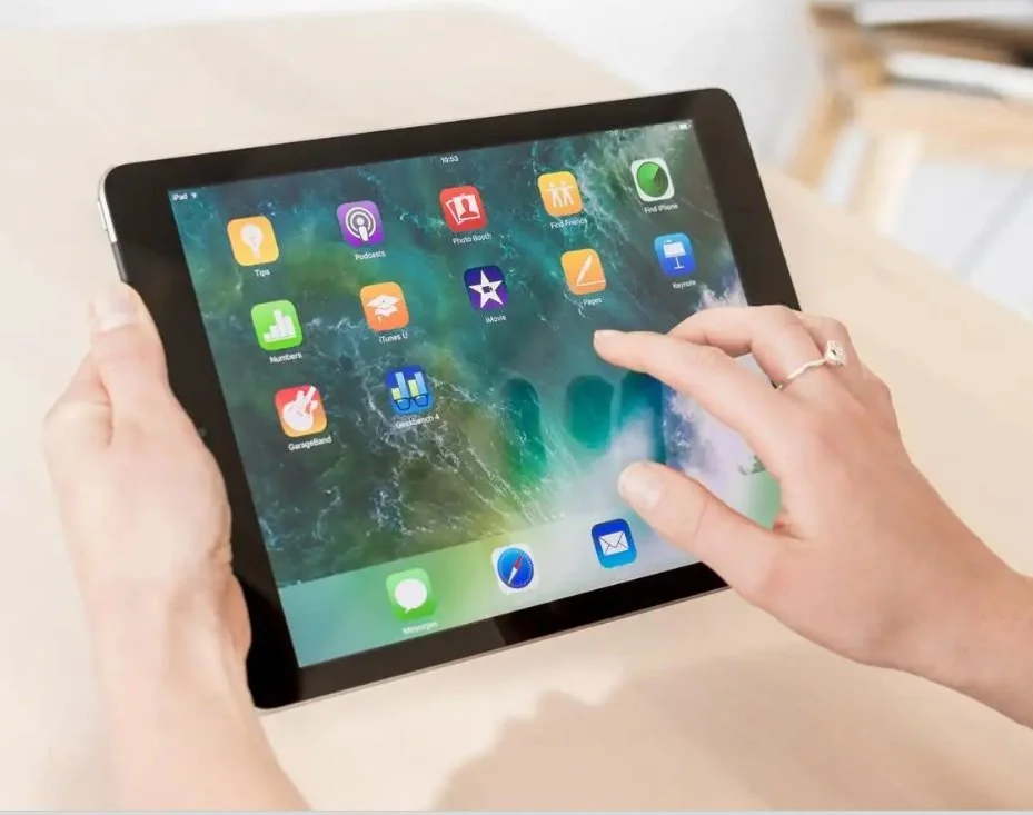 Introduction to iPads, with Deedee Alexander