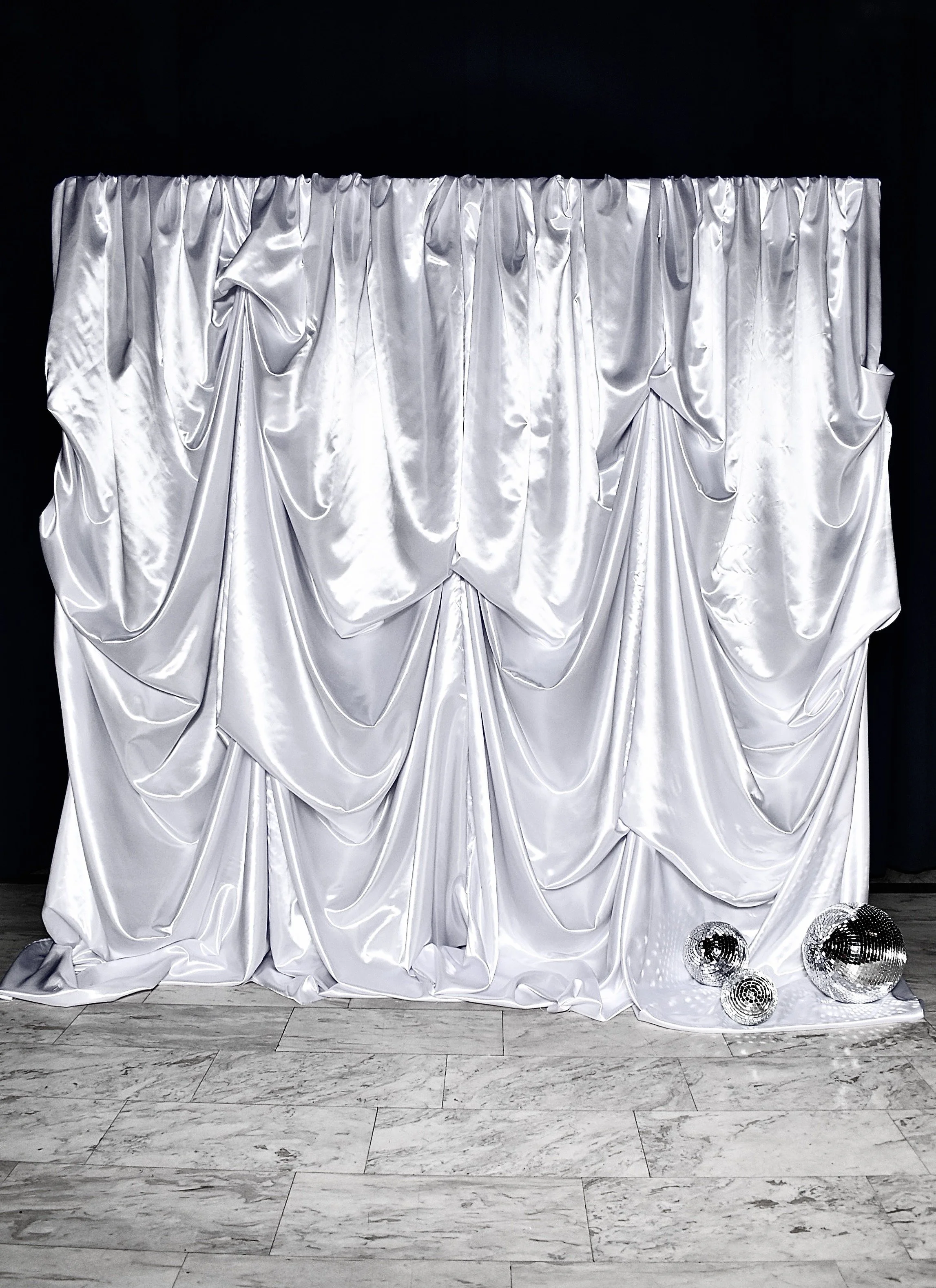 Panou-satin-photobooth-Bucuresti